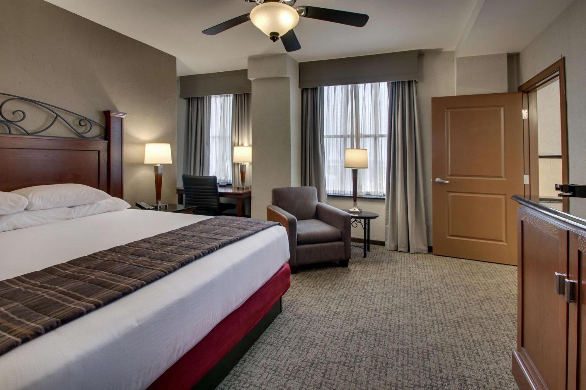 Deluxe King Room with Spa Bath,1588164248:JPEG