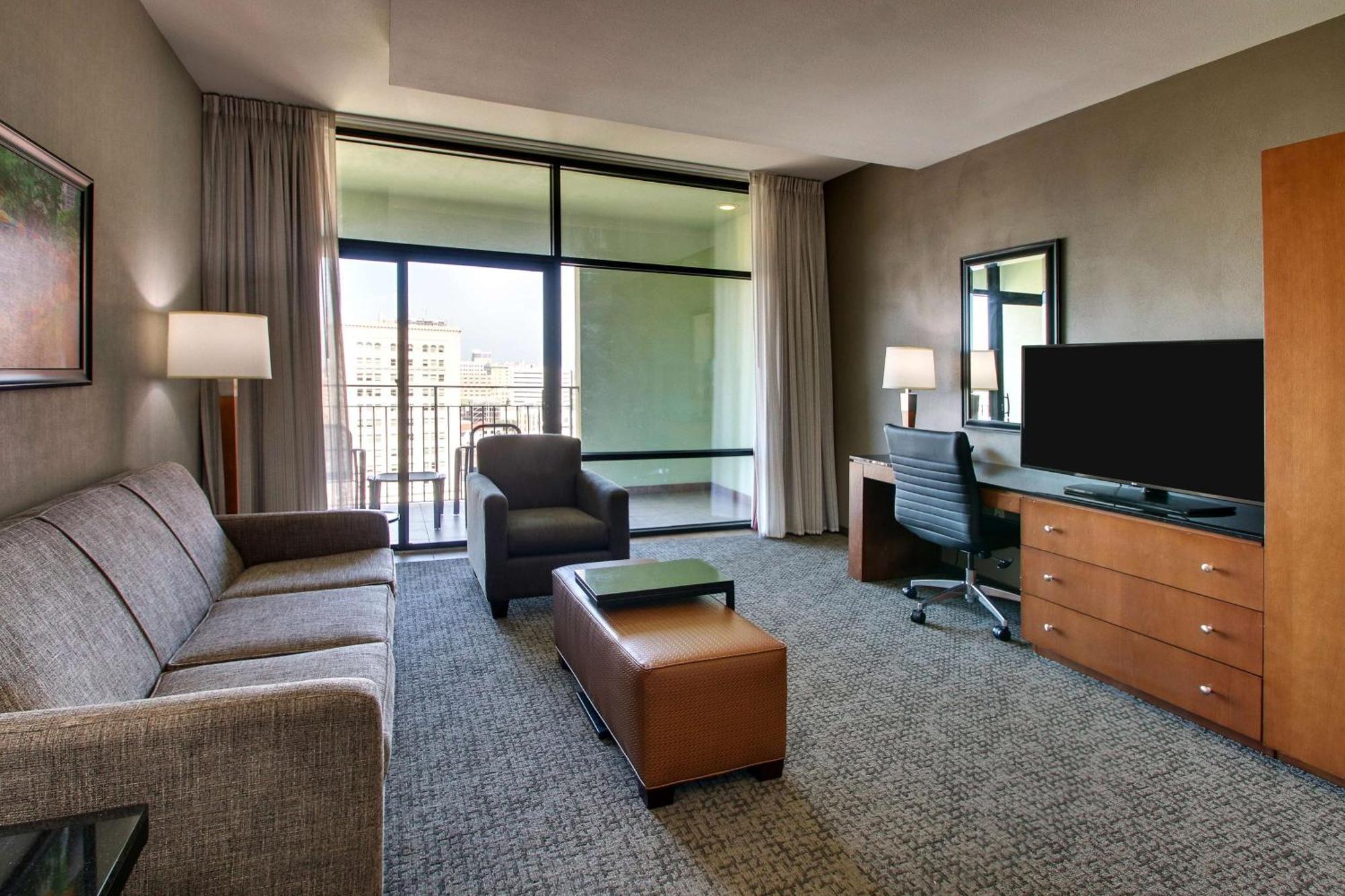 King Suite with Balcony,1588164342:JPEG