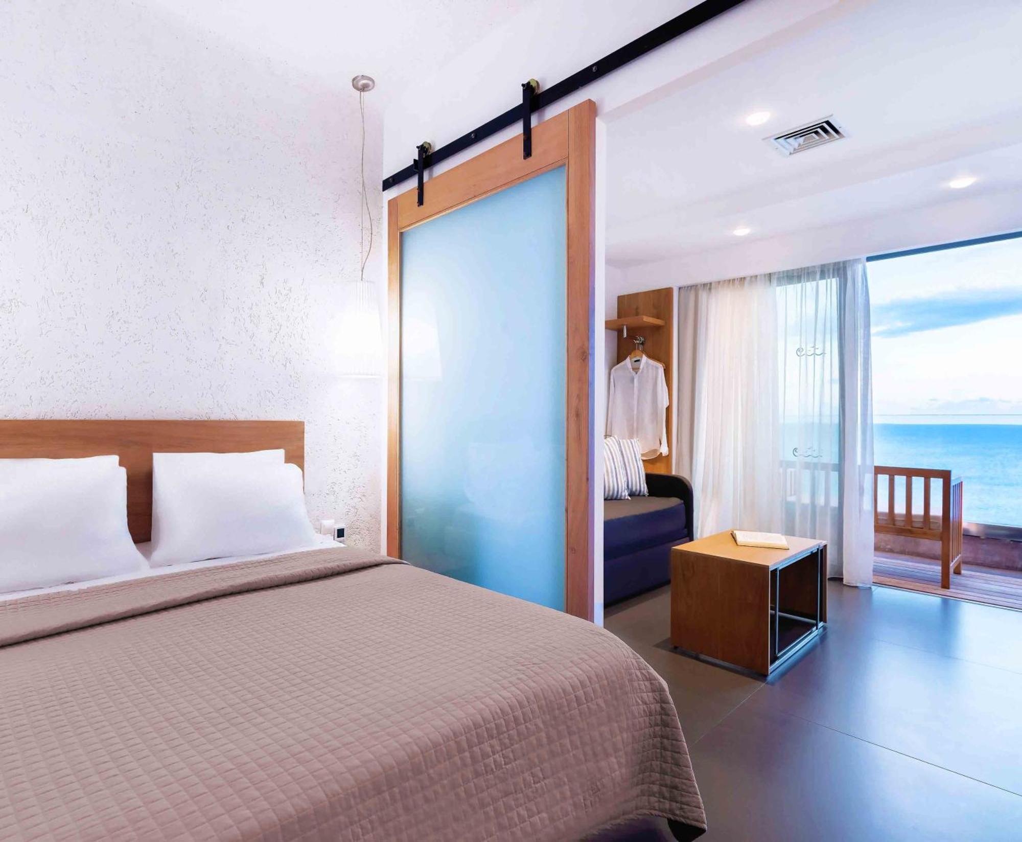 Suite with Sea View,1589286955:JPEG
