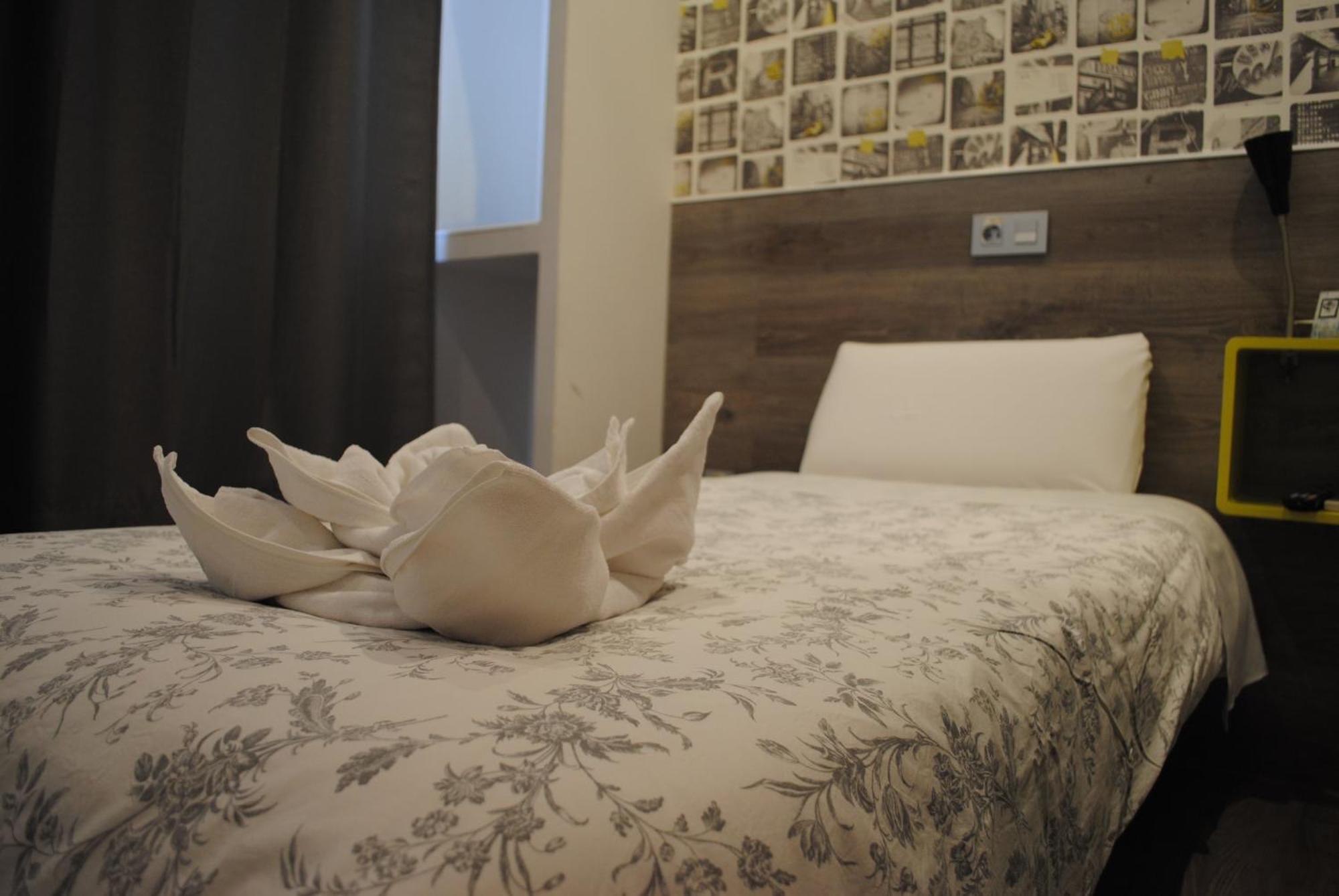 Single Room,721460089:JPEG