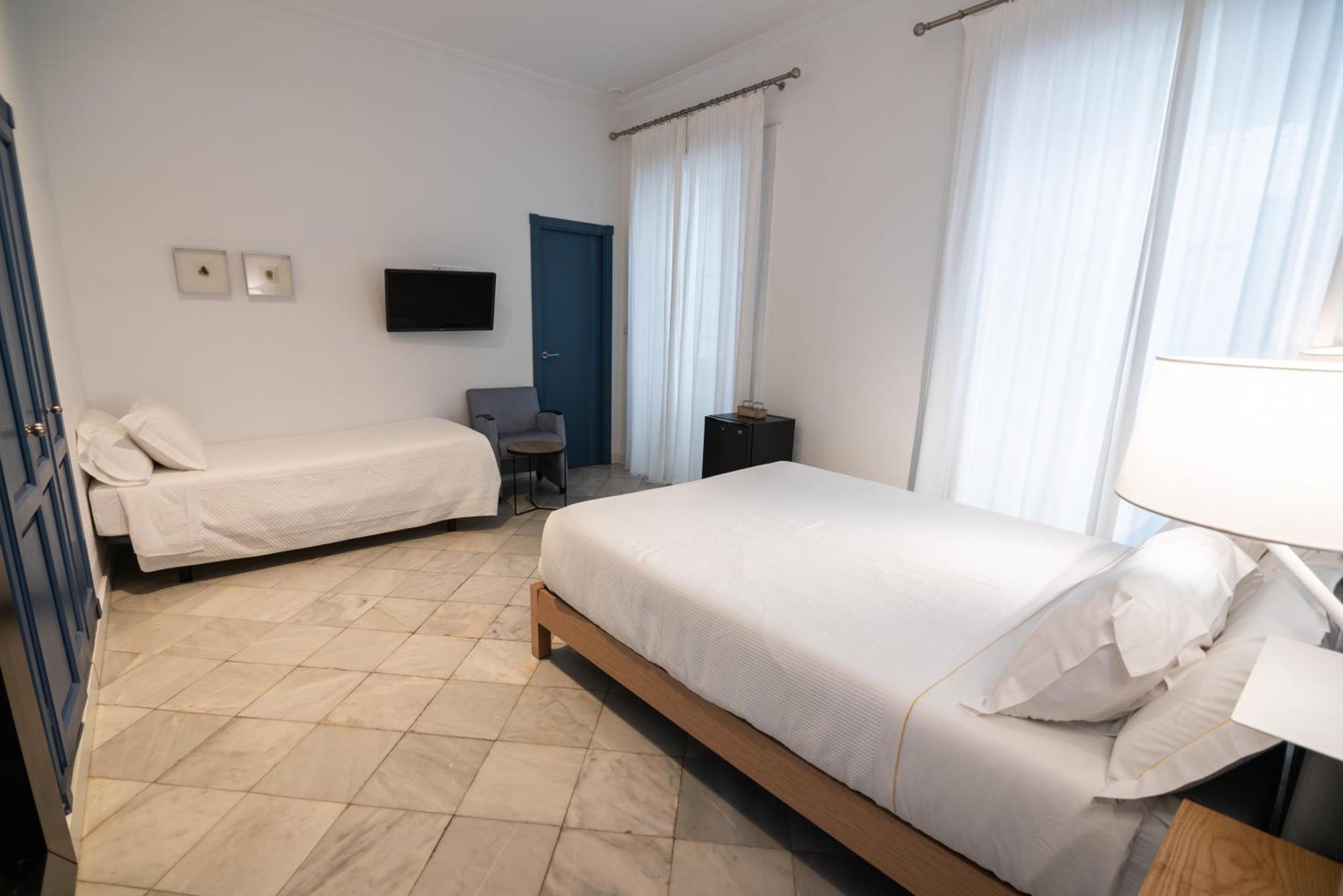 Triple Room,1536400294:JPEG