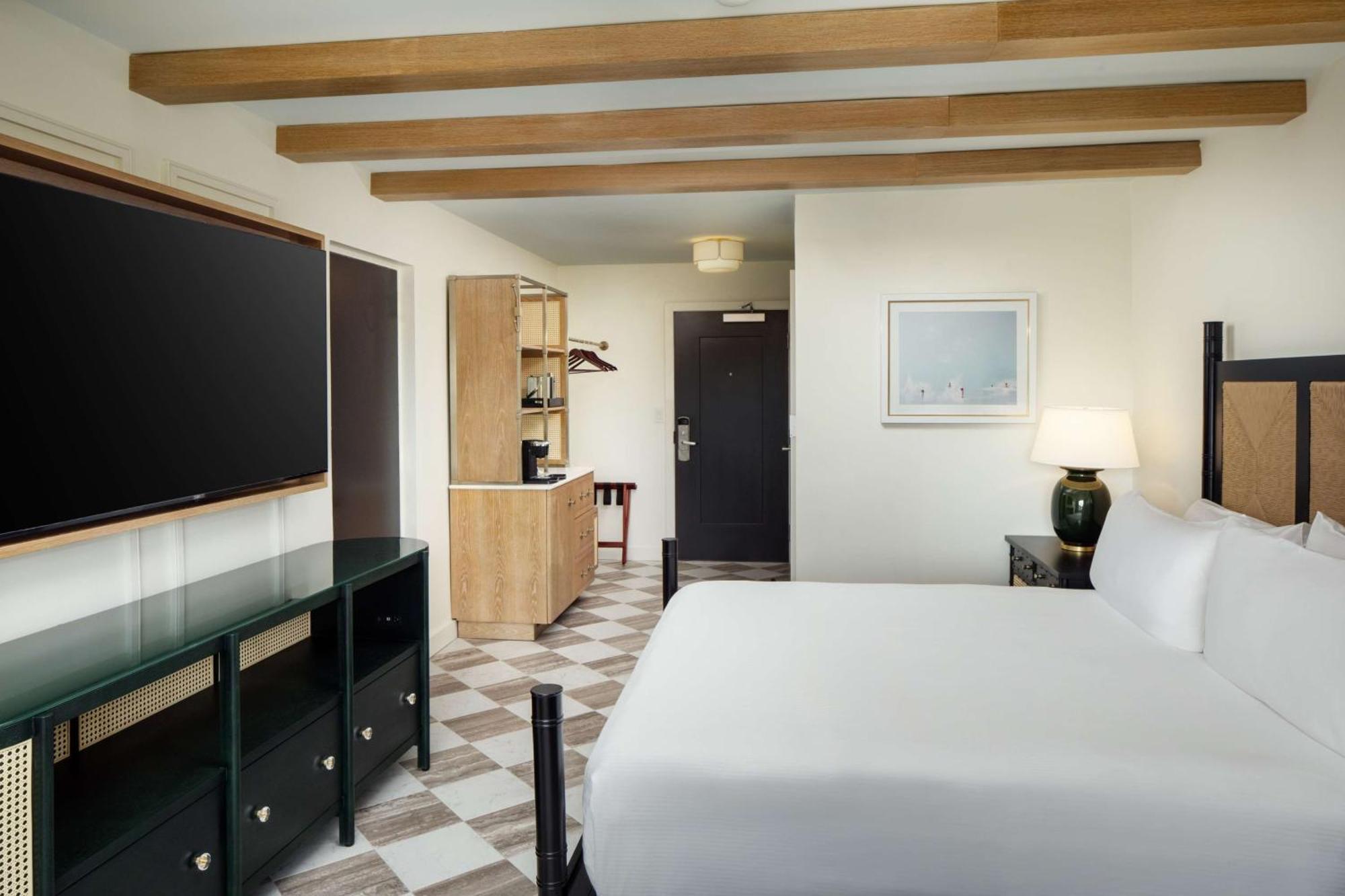 King Room with Roll-In Shower - Hearing/Mobility Accessible - Key West View