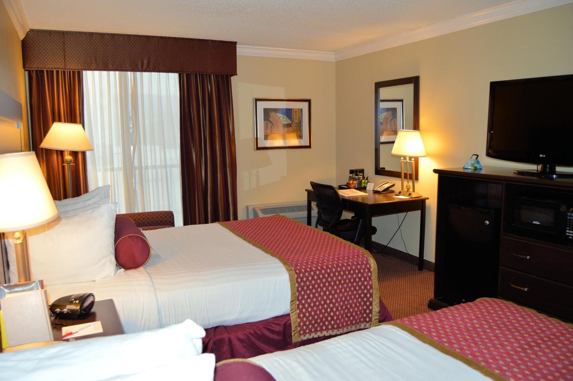 Queen Room with Two Queen Beds - Non-Smoking