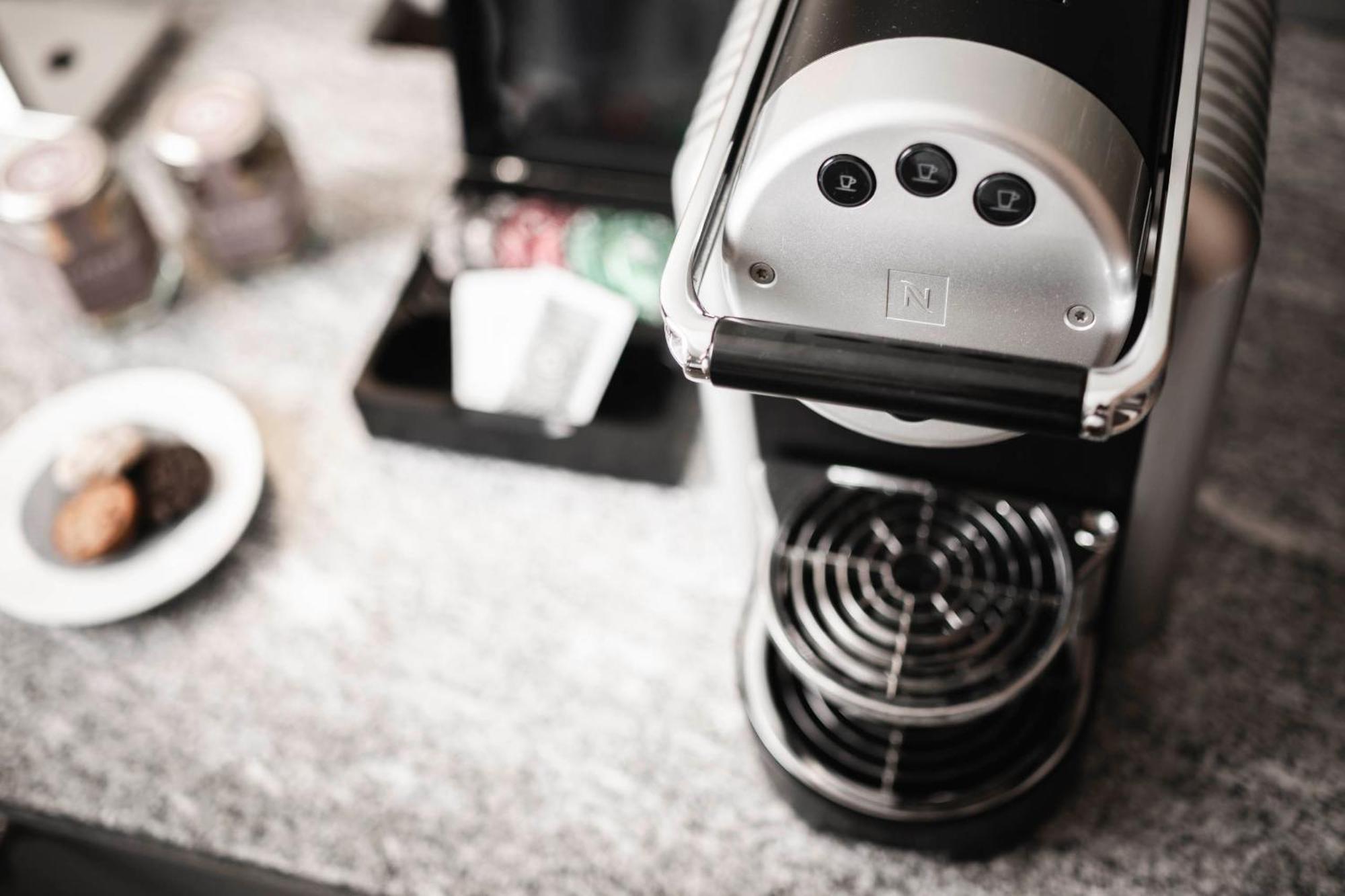 Camera Chic Superior Matrimoniale/Doppia con Letti Singoli con Balcone e Vista Lago