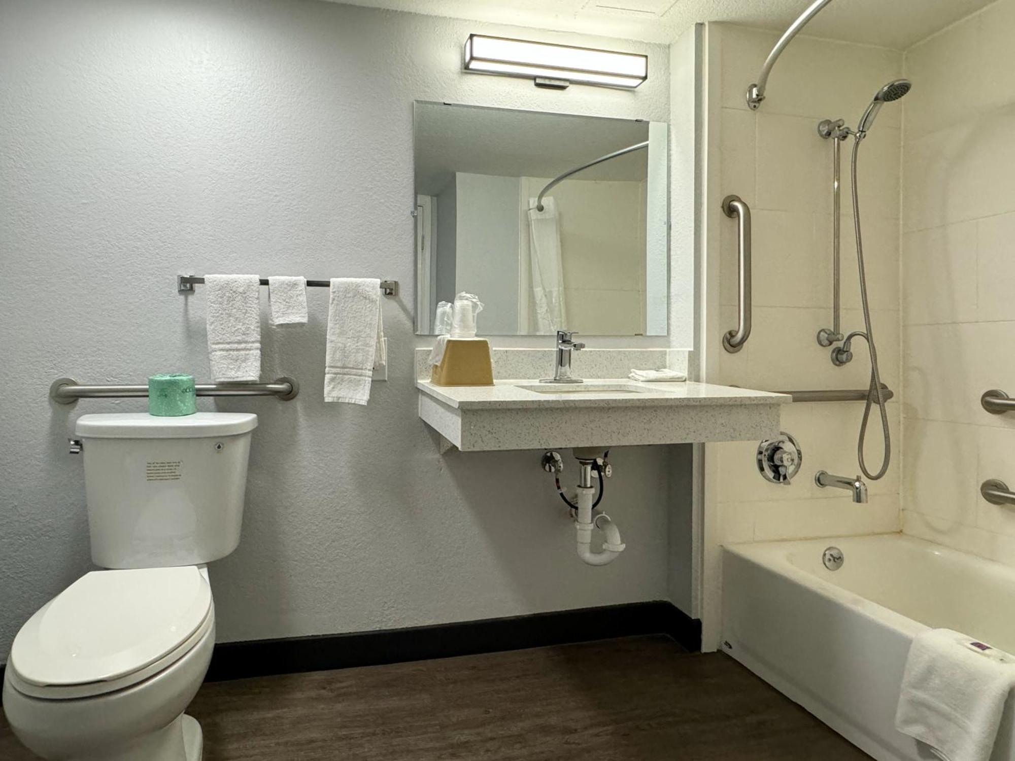 Quadruple Room - Disability Access - Non-Smoking,1595412994:JPEG