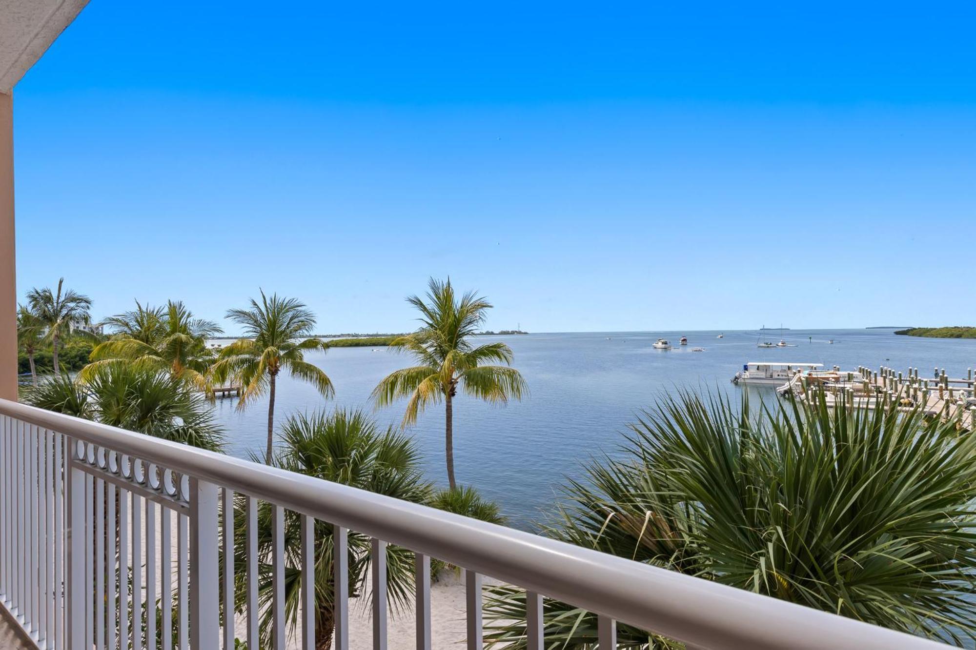 Ocean Front 3BR Presidential Suite