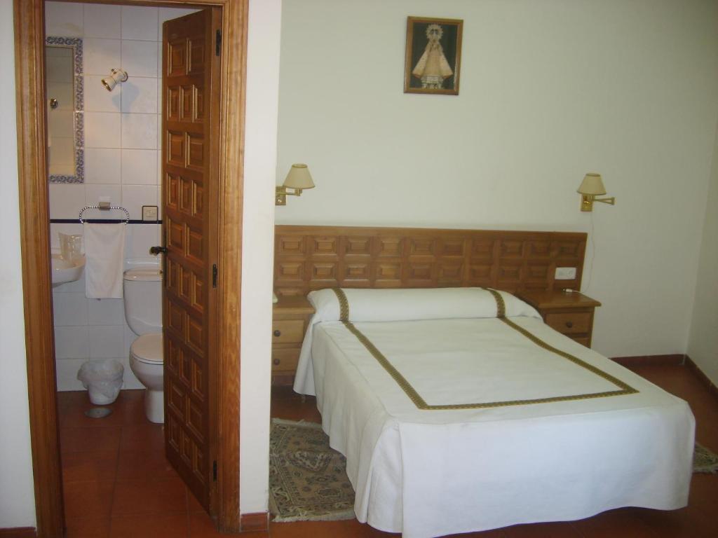 Small Single Room,1765320614:JPEG