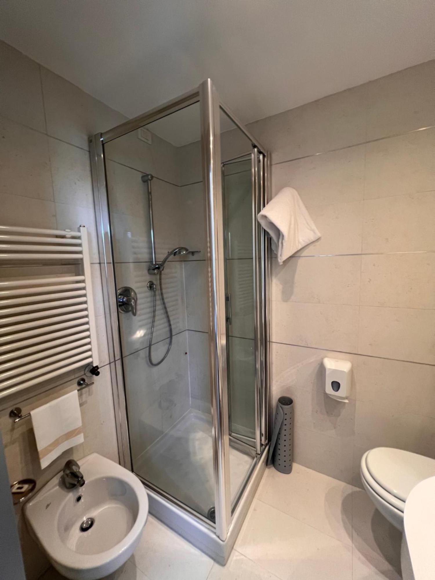 Single Room,1602327408:JPEG