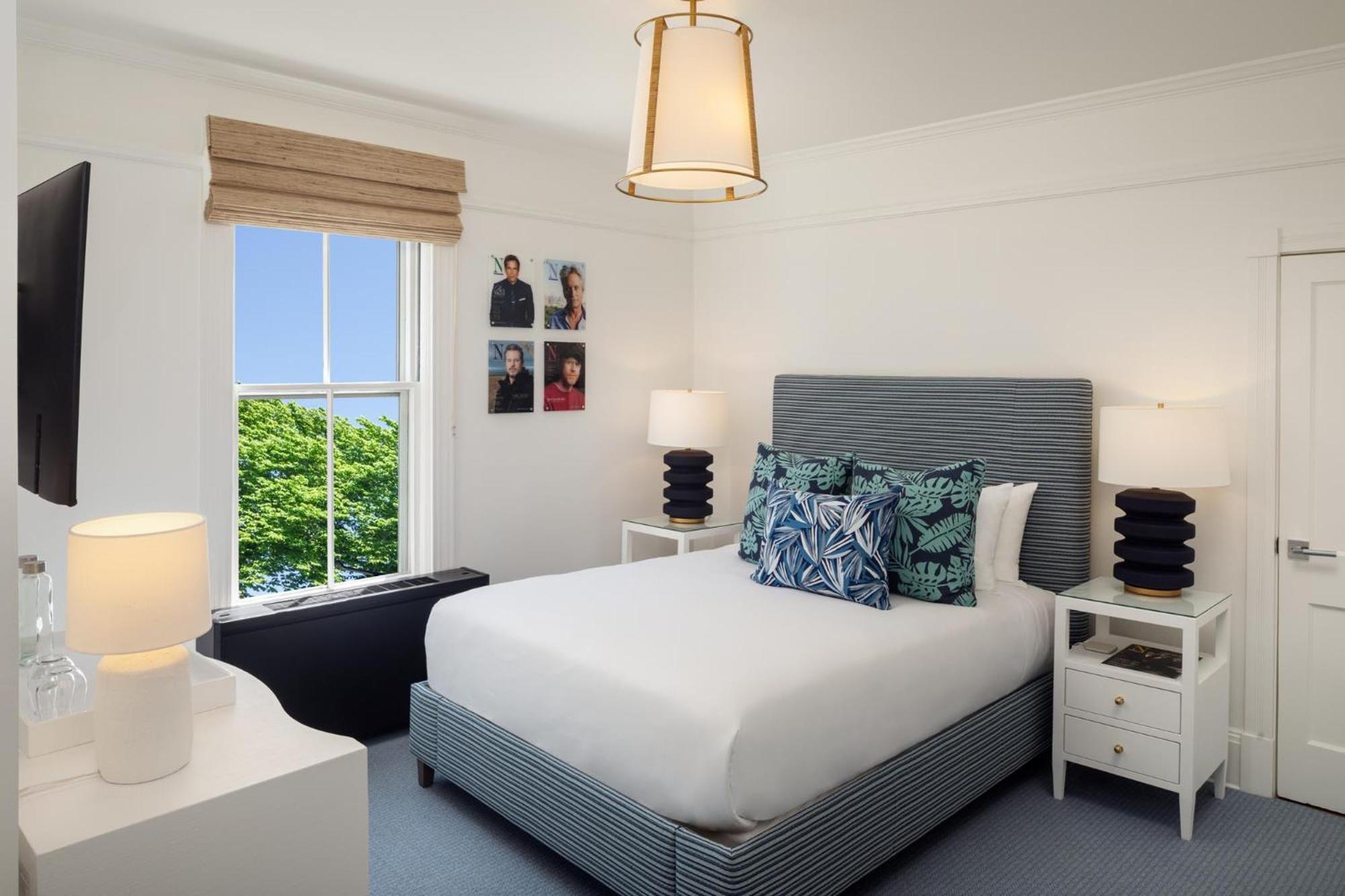 Queen Room,1602367382:JPEG