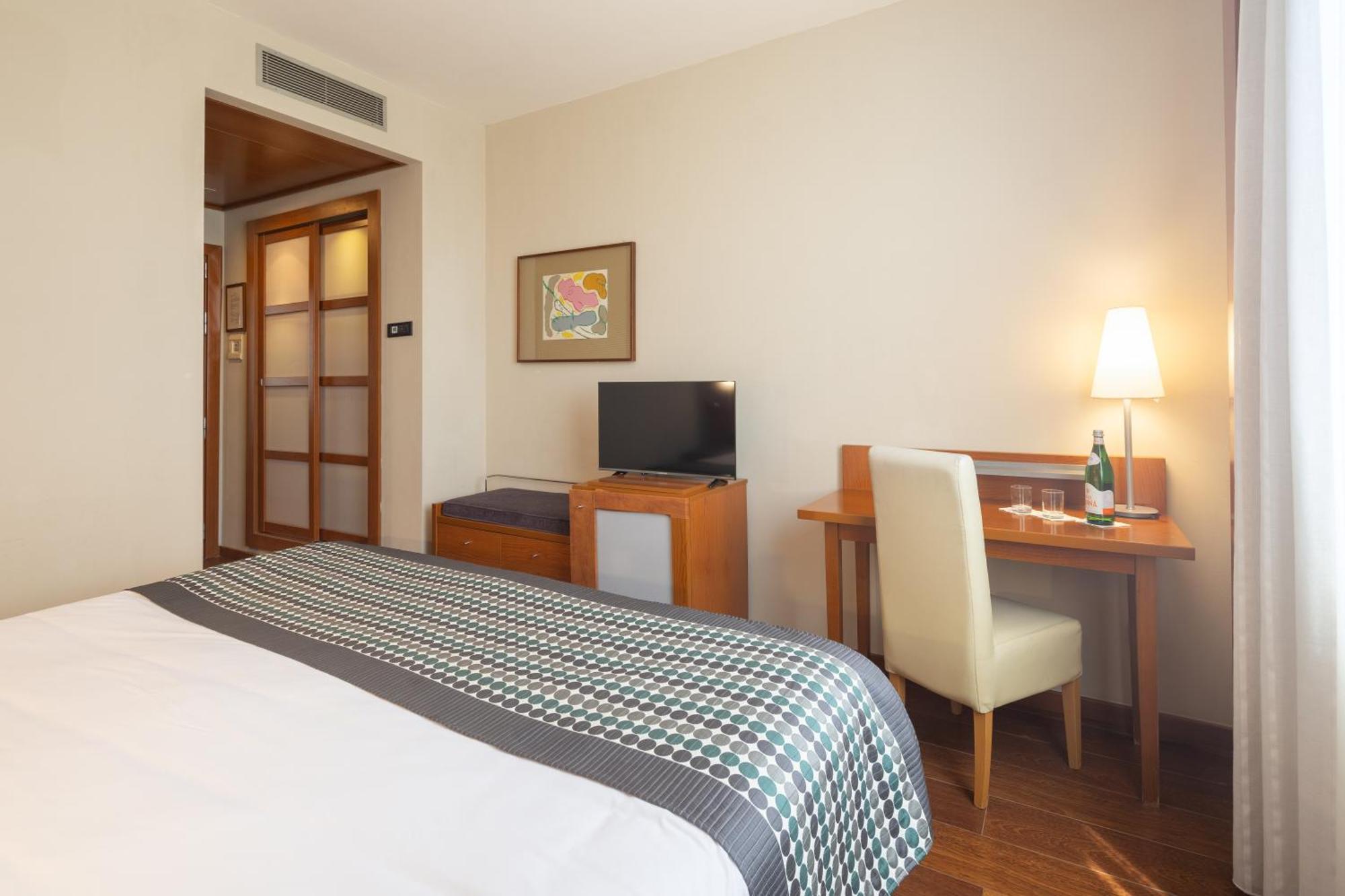 Standard Double or Twin Room,1606543571:JPEG
