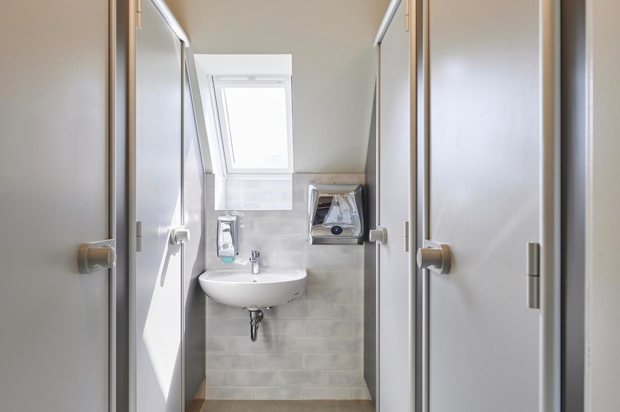 Zweibettzimmer mit Gemeinschaftsbad