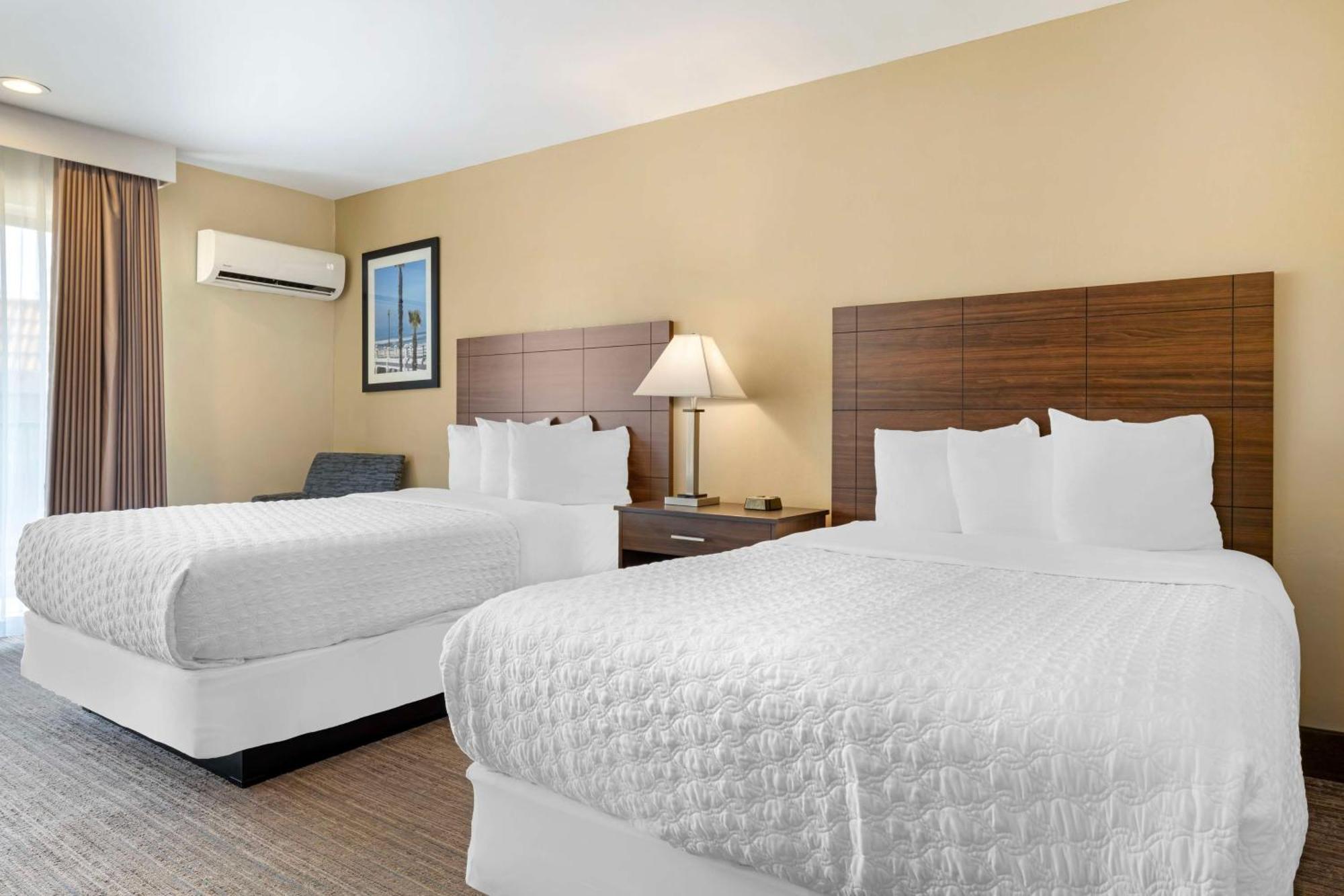 Quadruple Room with Two Double Beds - Non-Smoking,1616883411:JPEG