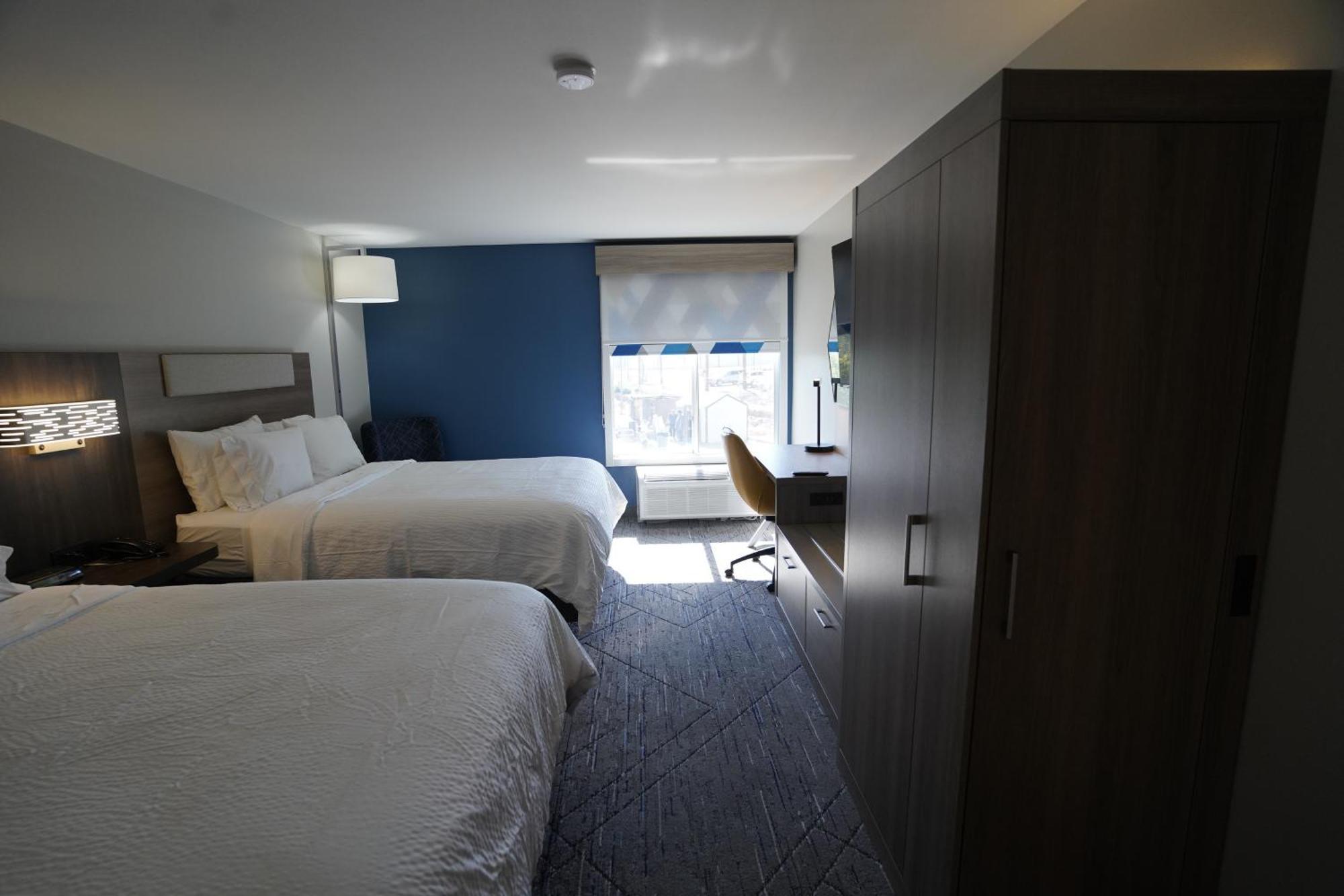 Queen Room with Two Queen Beds - Non-Smoking