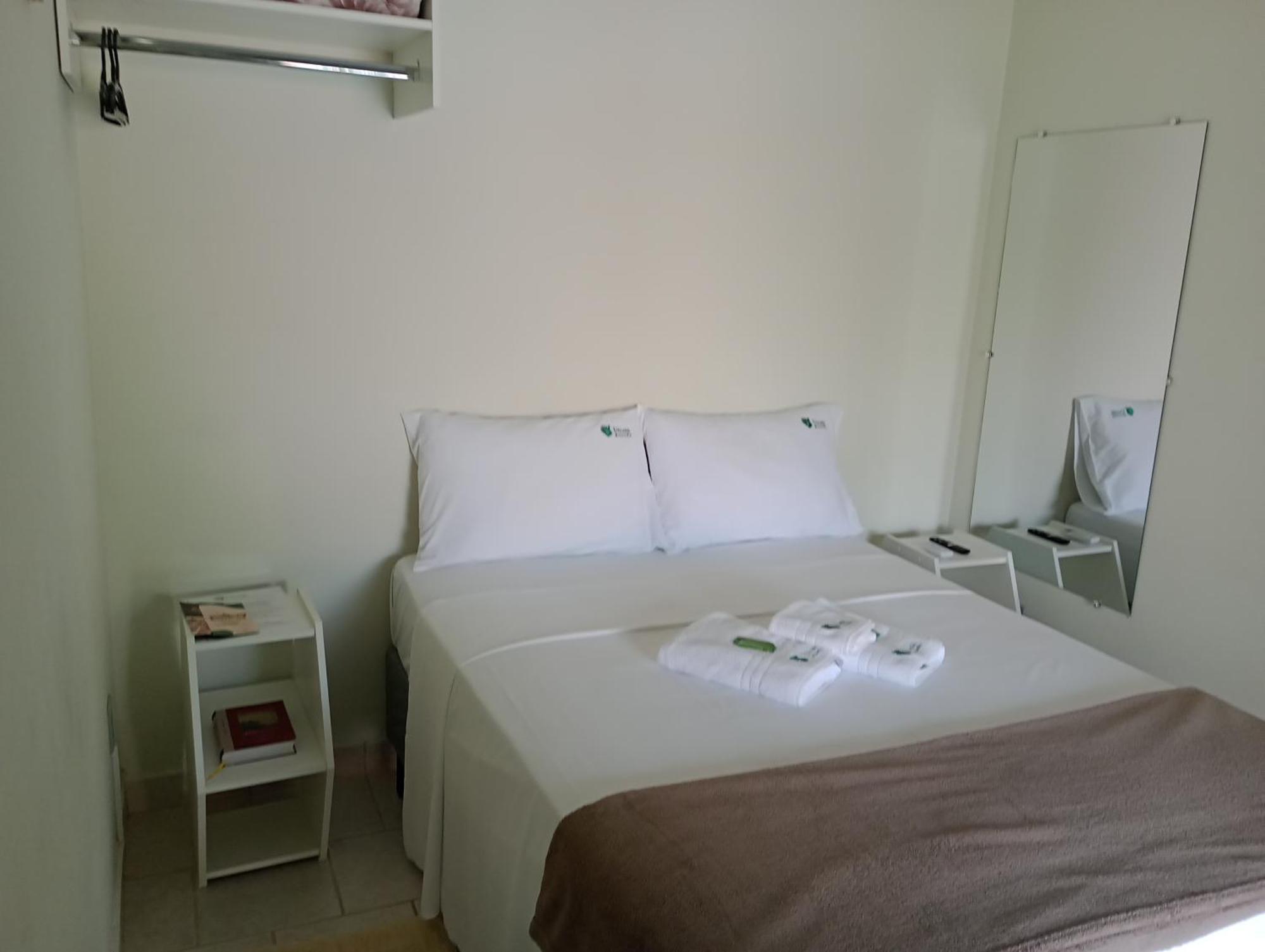 Quarto Duplo com Vista da Piscina
