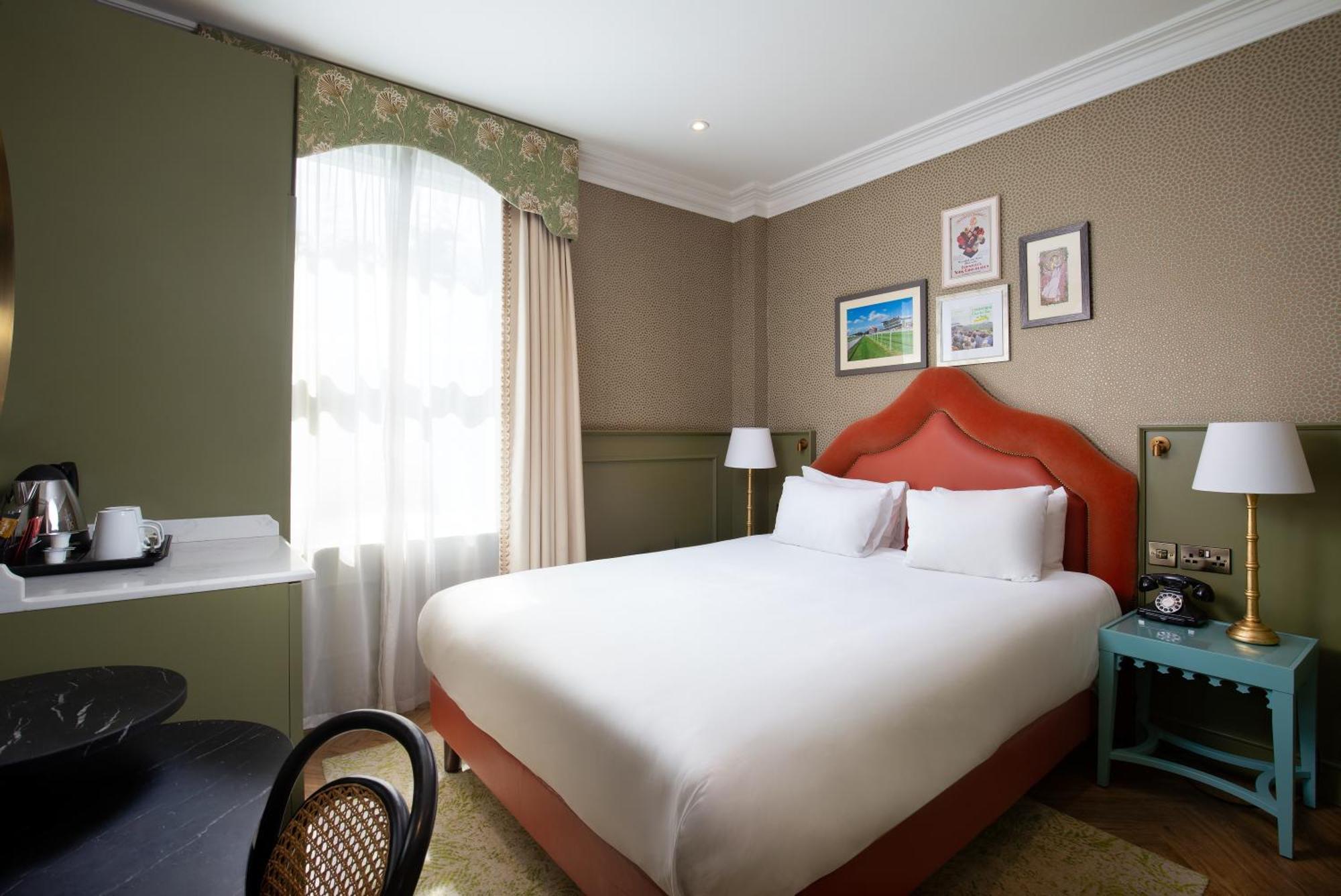 George Walton Queen Room,1620198356:JPEG