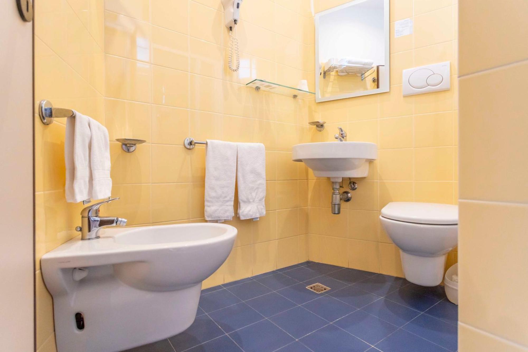 Double or Twin Room with Sea View,997187925:JPEG
