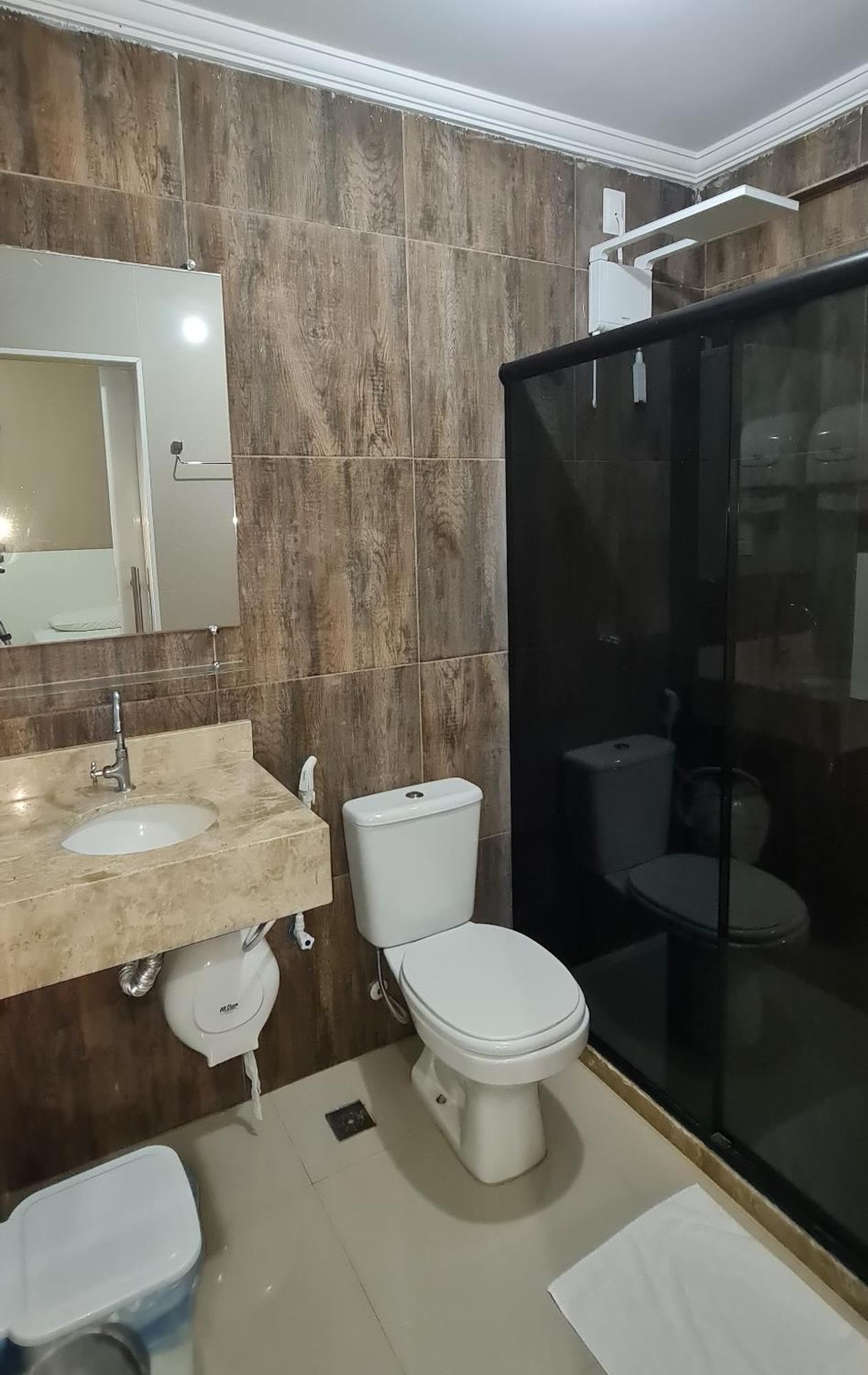Quarto com Cama de Casal ou 2 de Solteiro