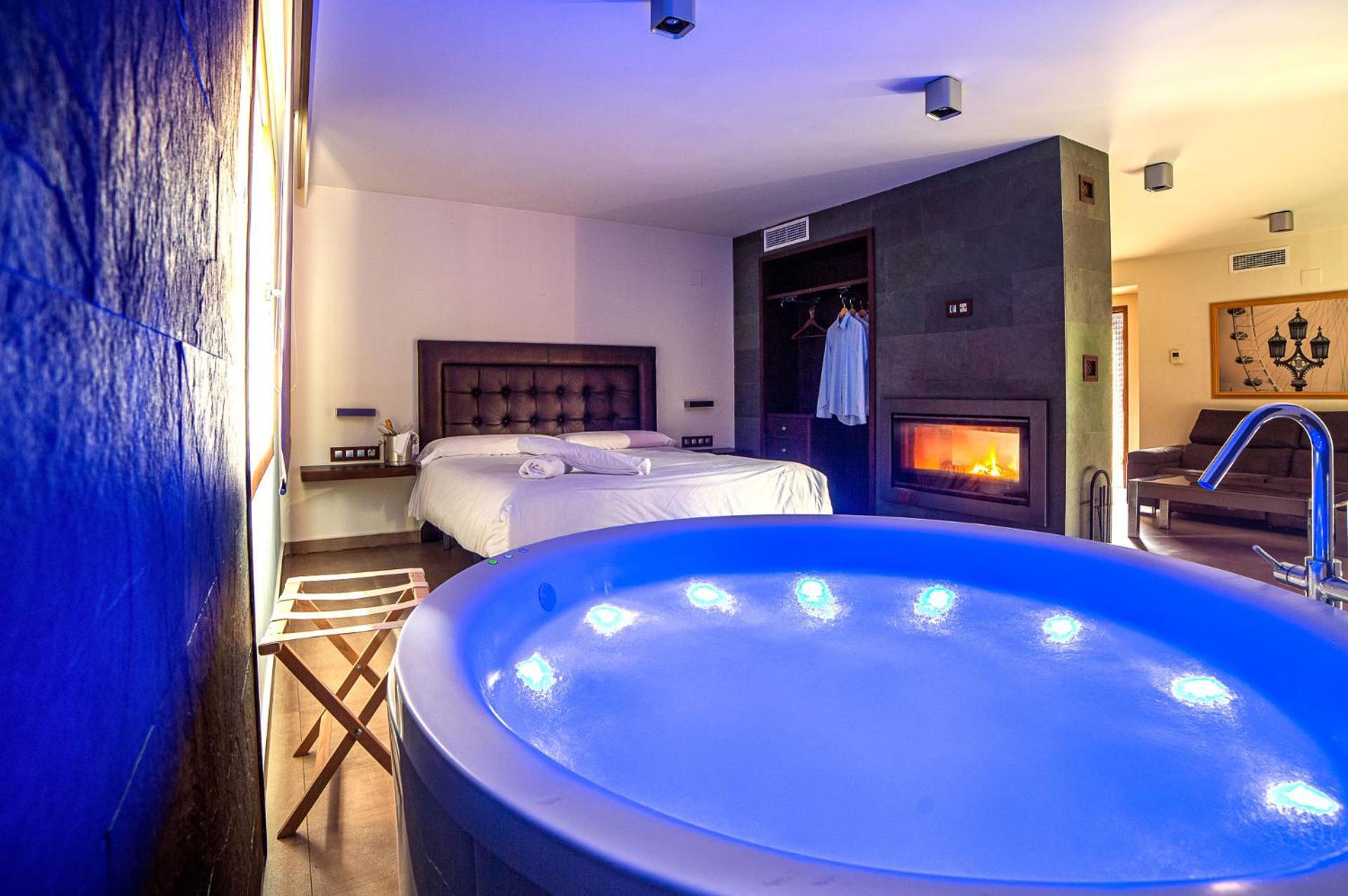 Suite Spa Bath,1623672818:JPEG