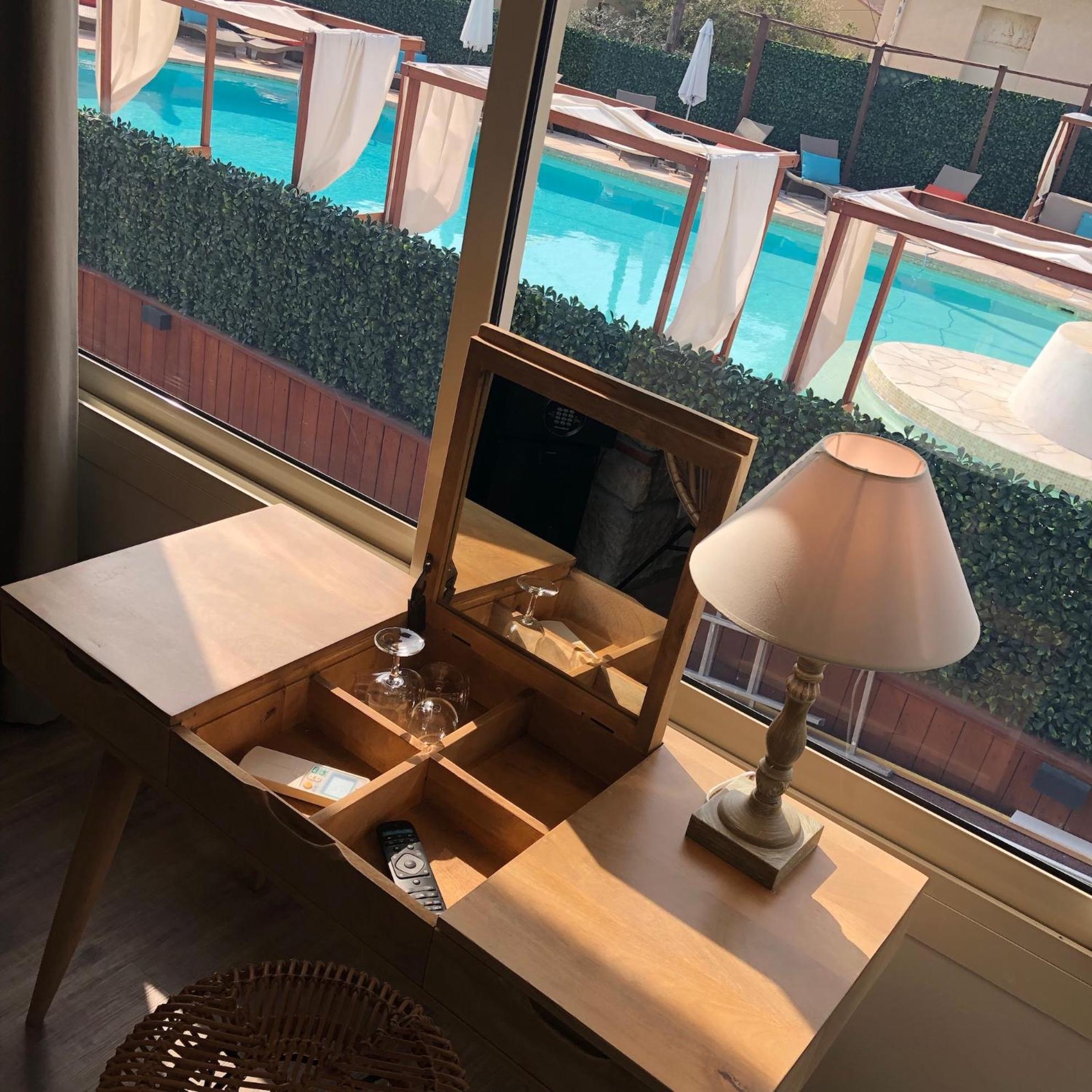 Suite Junior - Vue sur Piscine