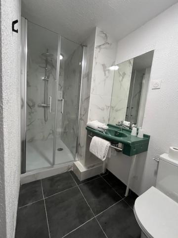 Chambre Triple avec Salle de Bains Privative