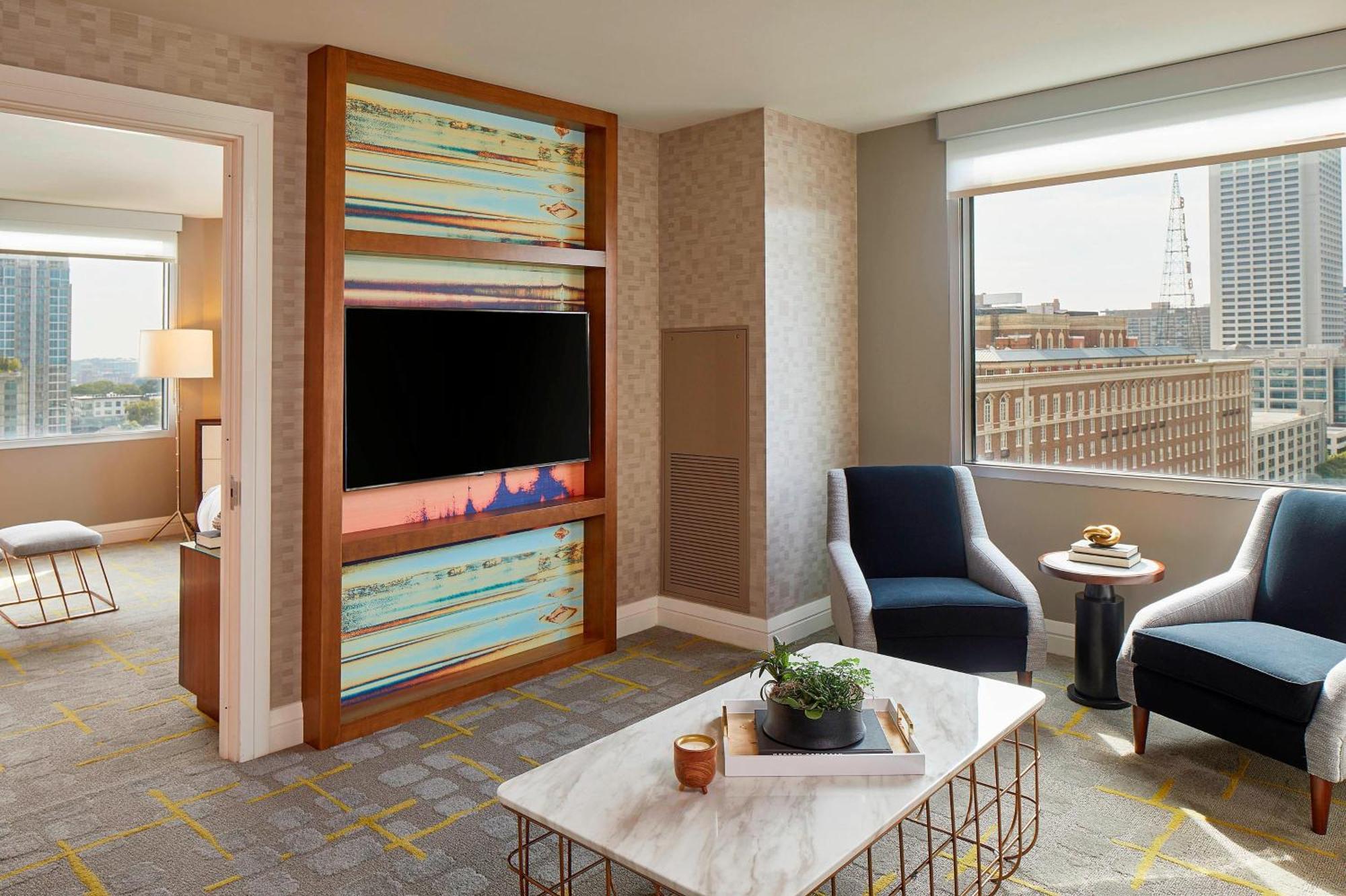 Executive King Suite - Non-Smoking,1631551562:JPEG