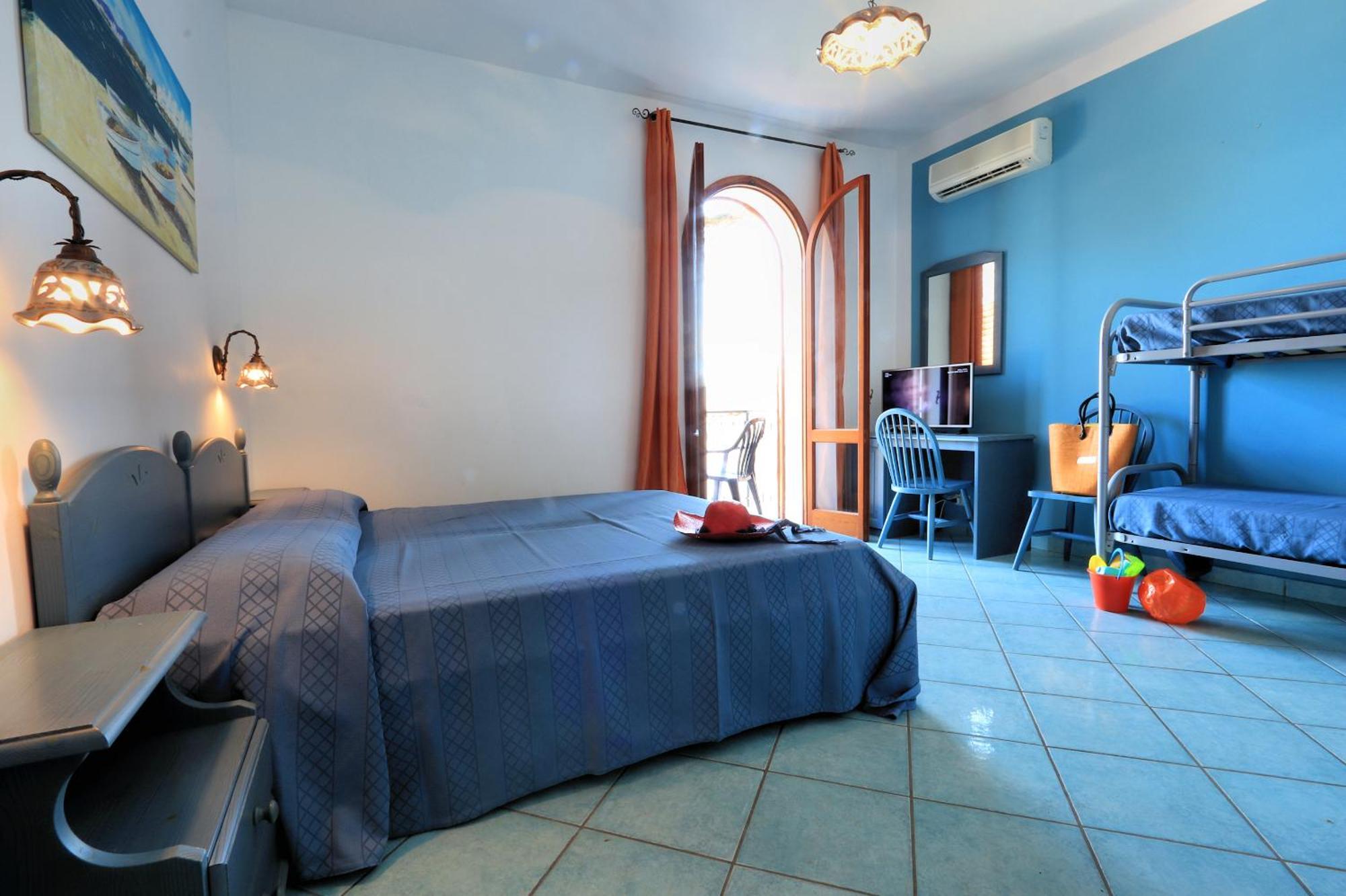 Camera Familiare con Vista Mare