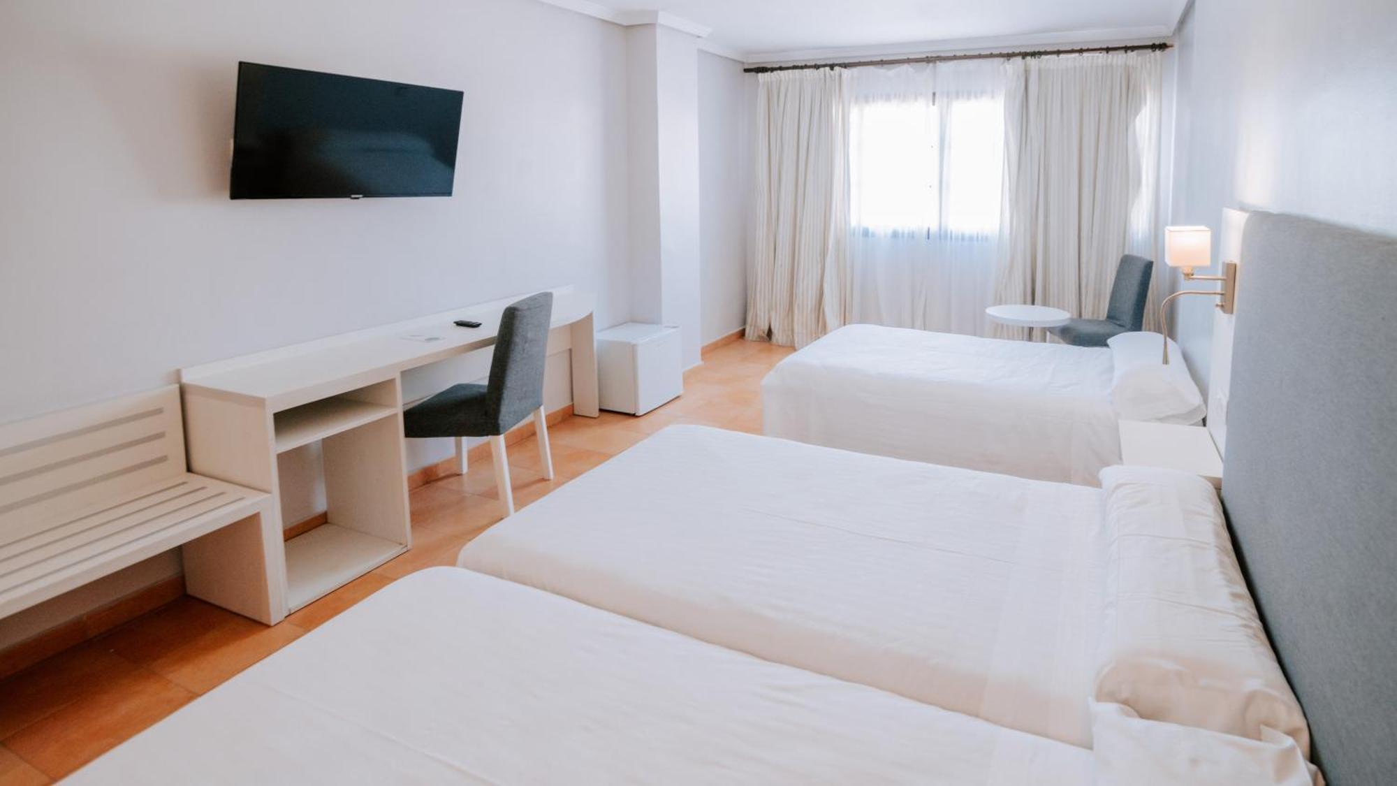Triple Room,1632206848:JPEG