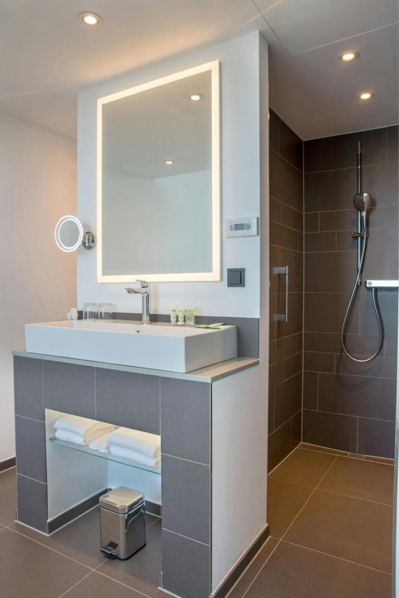 Suite mit Kingsize-Bett und Balkon