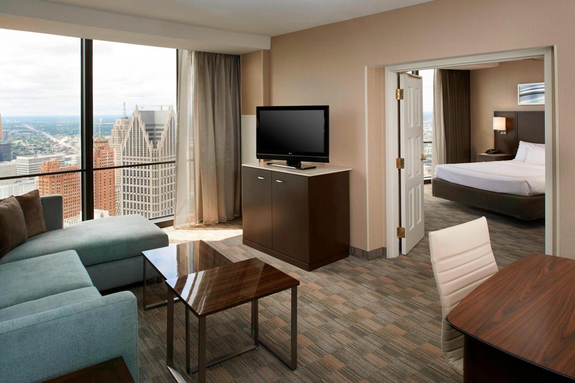 Junior Suite,1630870065:JPEG