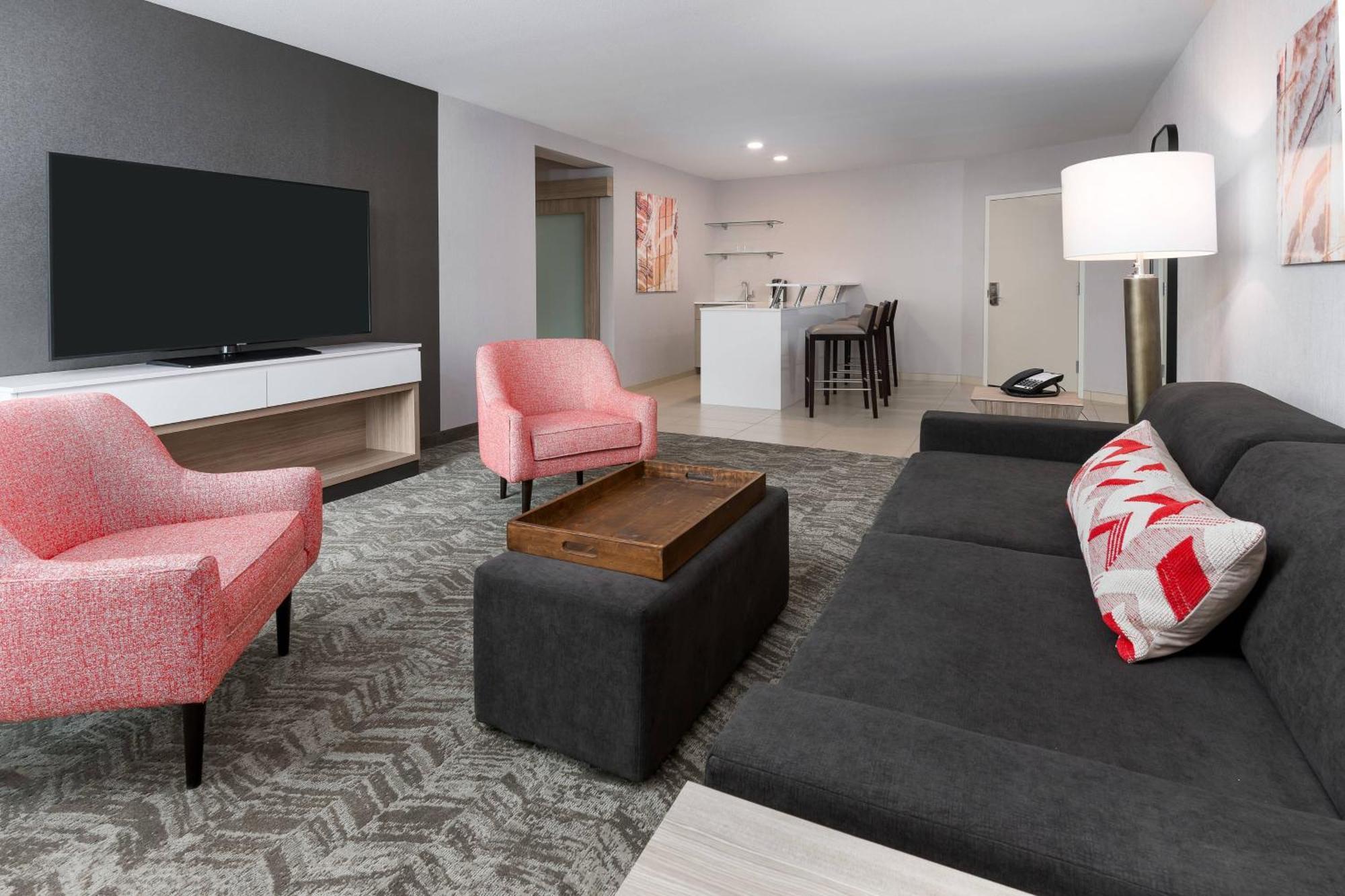 1 Bedroom Suite, 1 King, Trundle bed,1633074932:JPEG