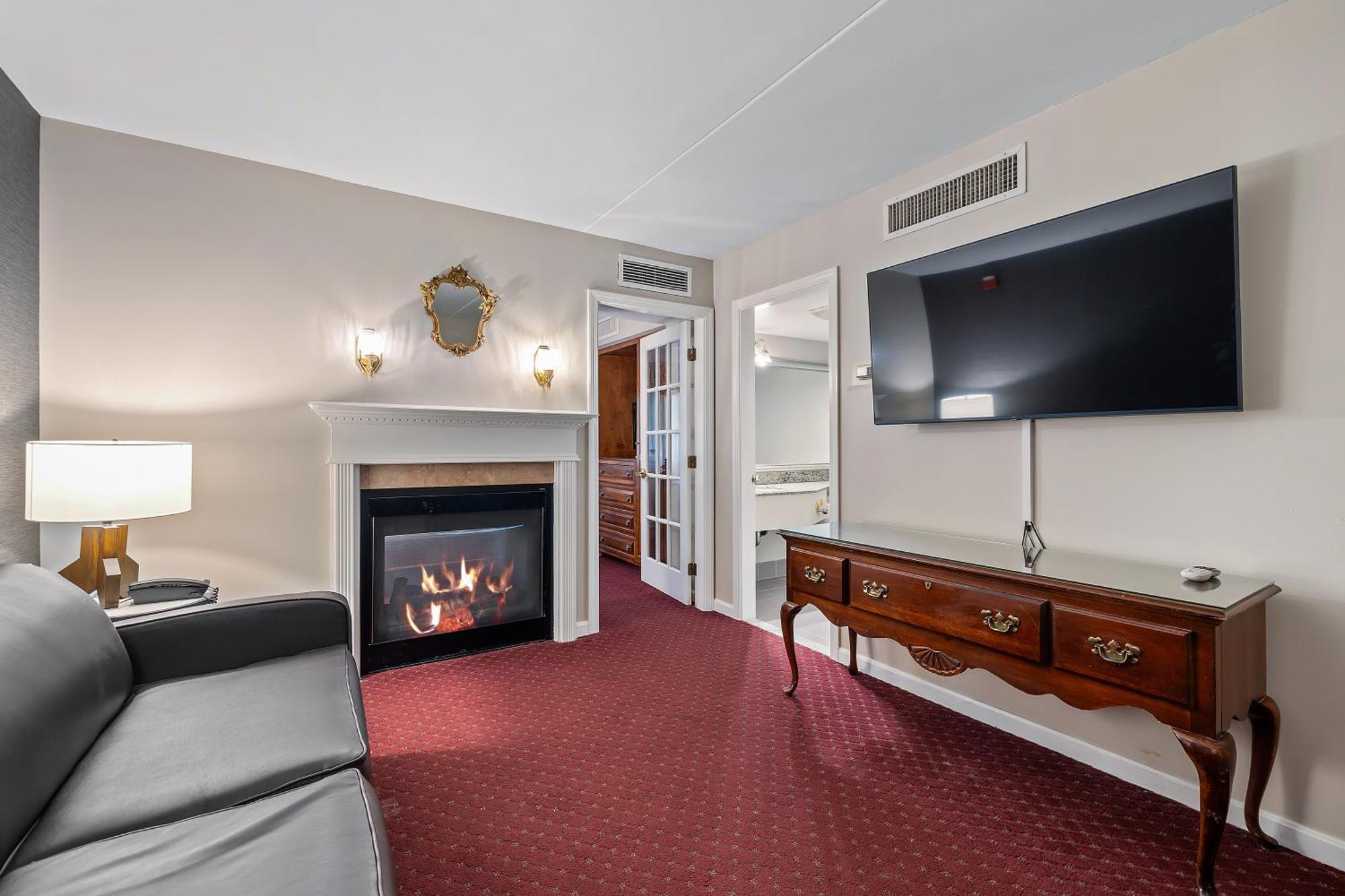 Non-Smoking Fireplace Suite,1624314813:JPEG