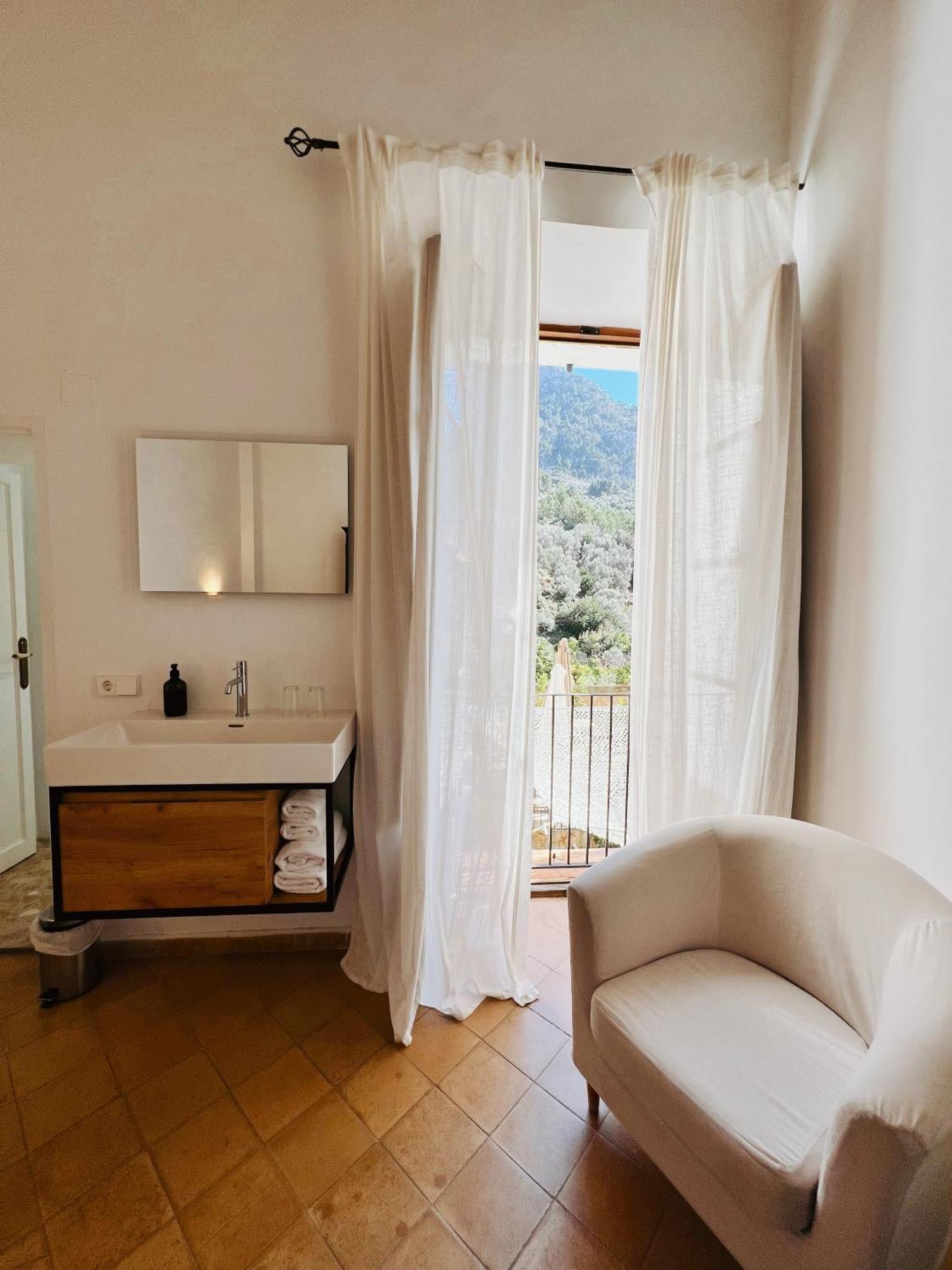 Habitación Doble con vistas a la montaña