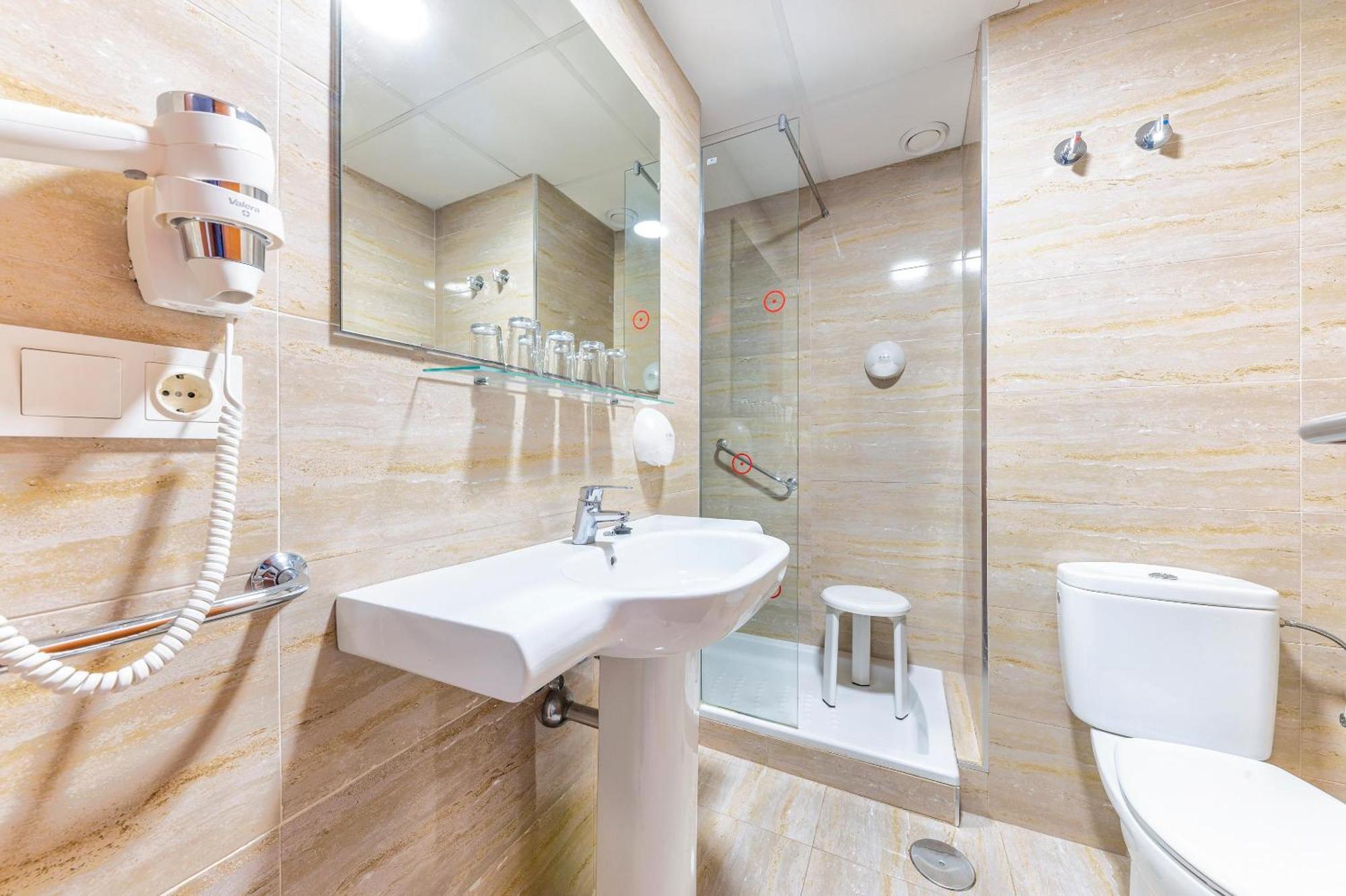 Habitación Triple Económica (3 adultos)