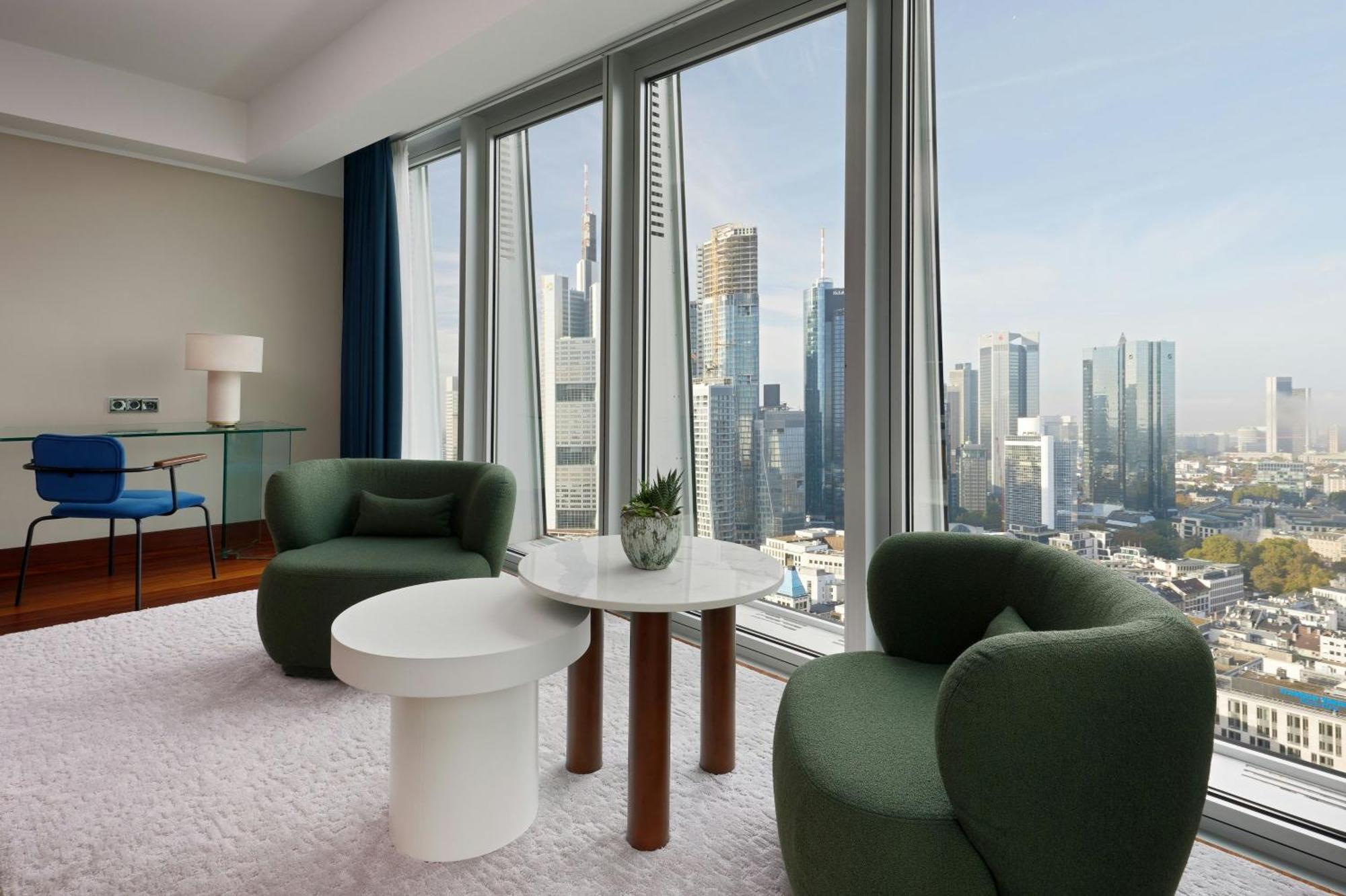 Skyline Junior King Suite,1643160431:JPEG