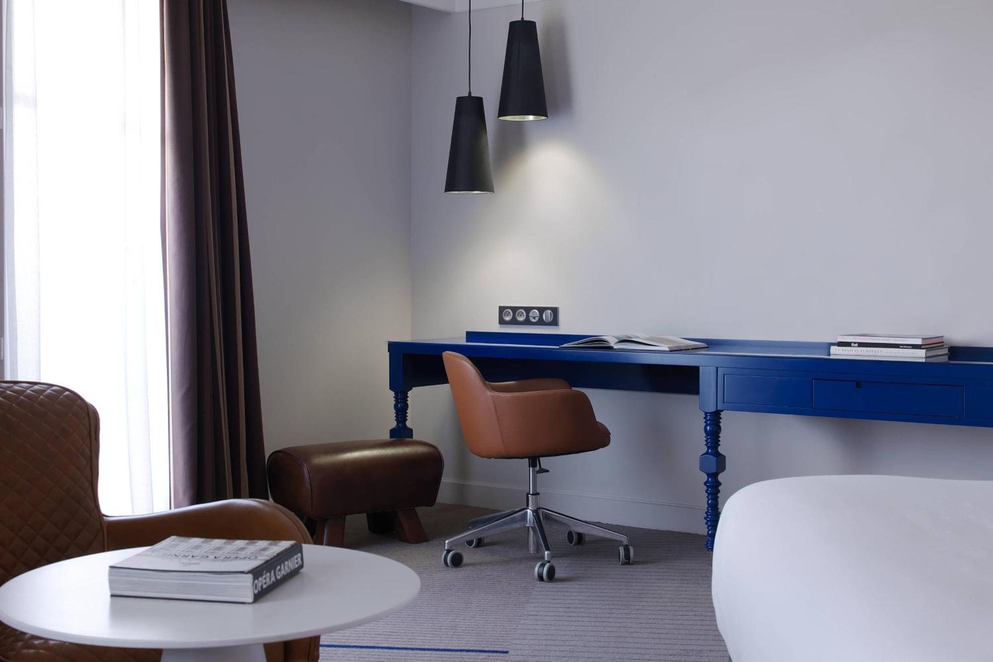 Suite Junior avec 1 Lit King-Size et Canapé-Lit - Vue sur Jardin