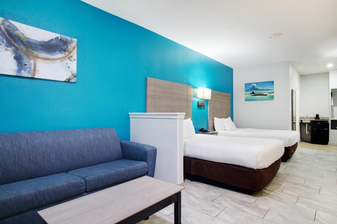 2 Queen Standard Suite - 1st Floor