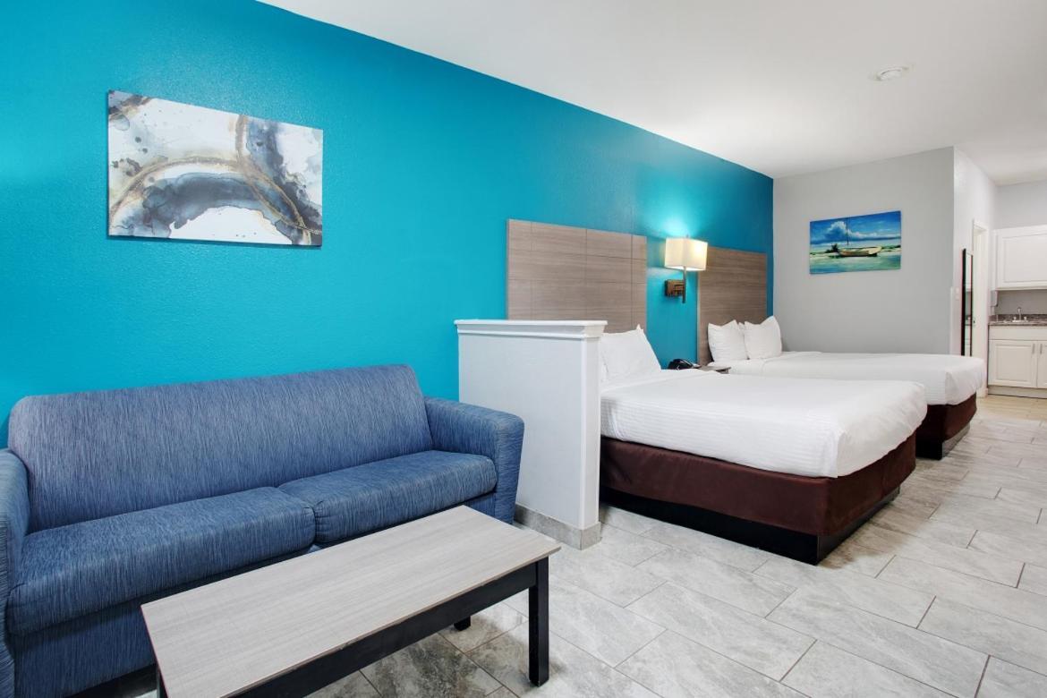 2 Queen Deluxe Suite Handicap Accessible,1646917670:JPEG