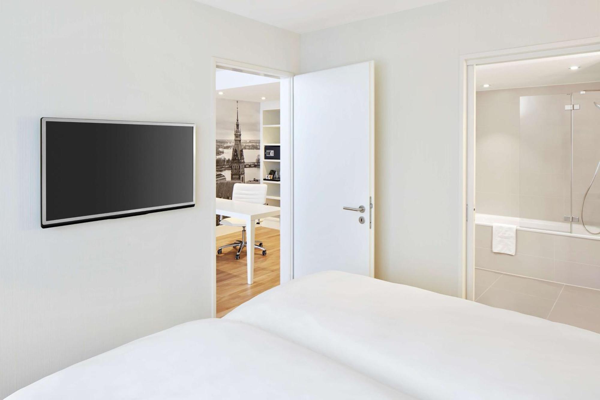 Family Room,1649012283:JPEG