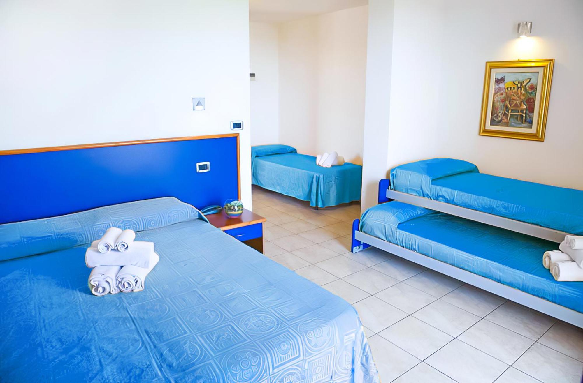 Family Room,1653060750:JPEG