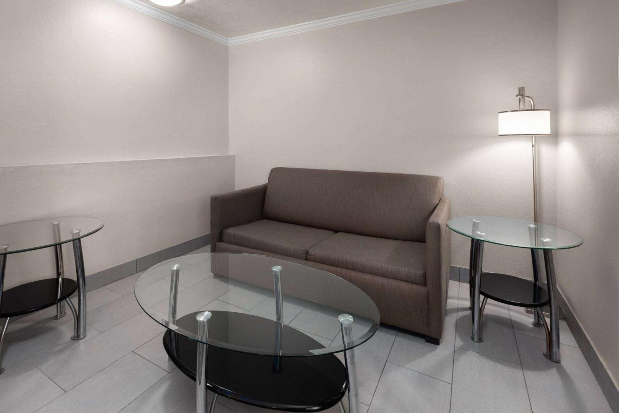 Executive King Room - Non-Smoking