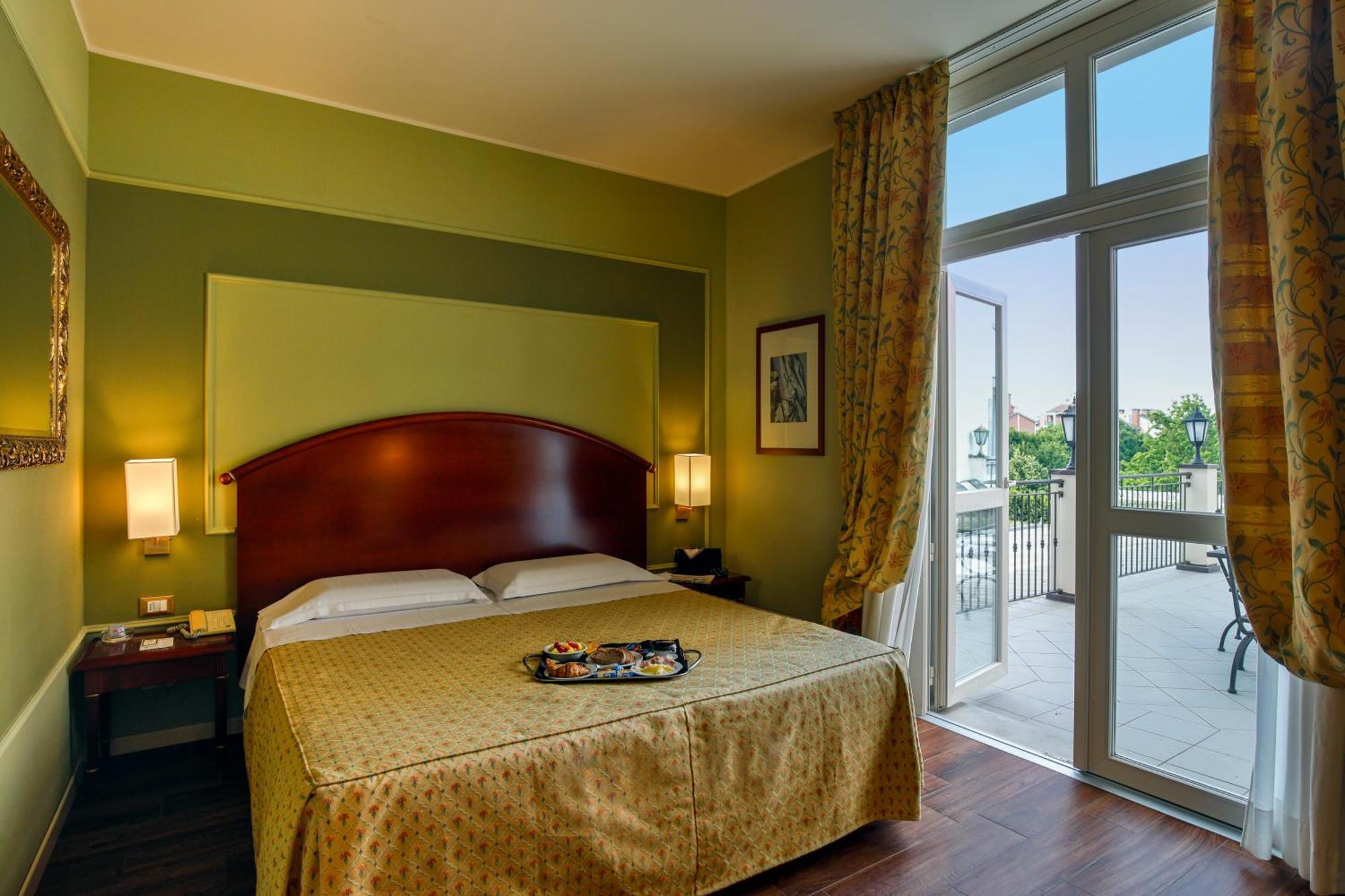 Deluxe Double or Twin Room with Balcony,1651165281:JPEG