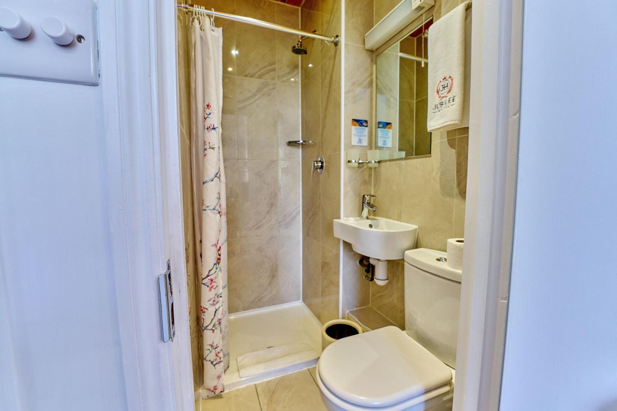 Triple Room with Balcony,1666024842:JPEG