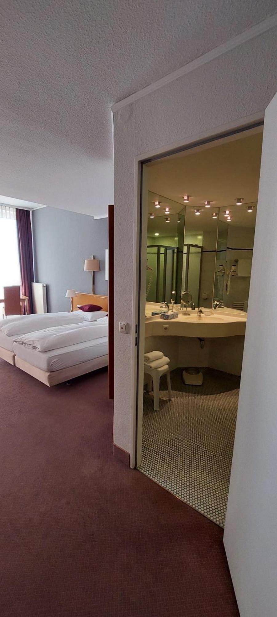 Triple Room,1657135826:JPEG