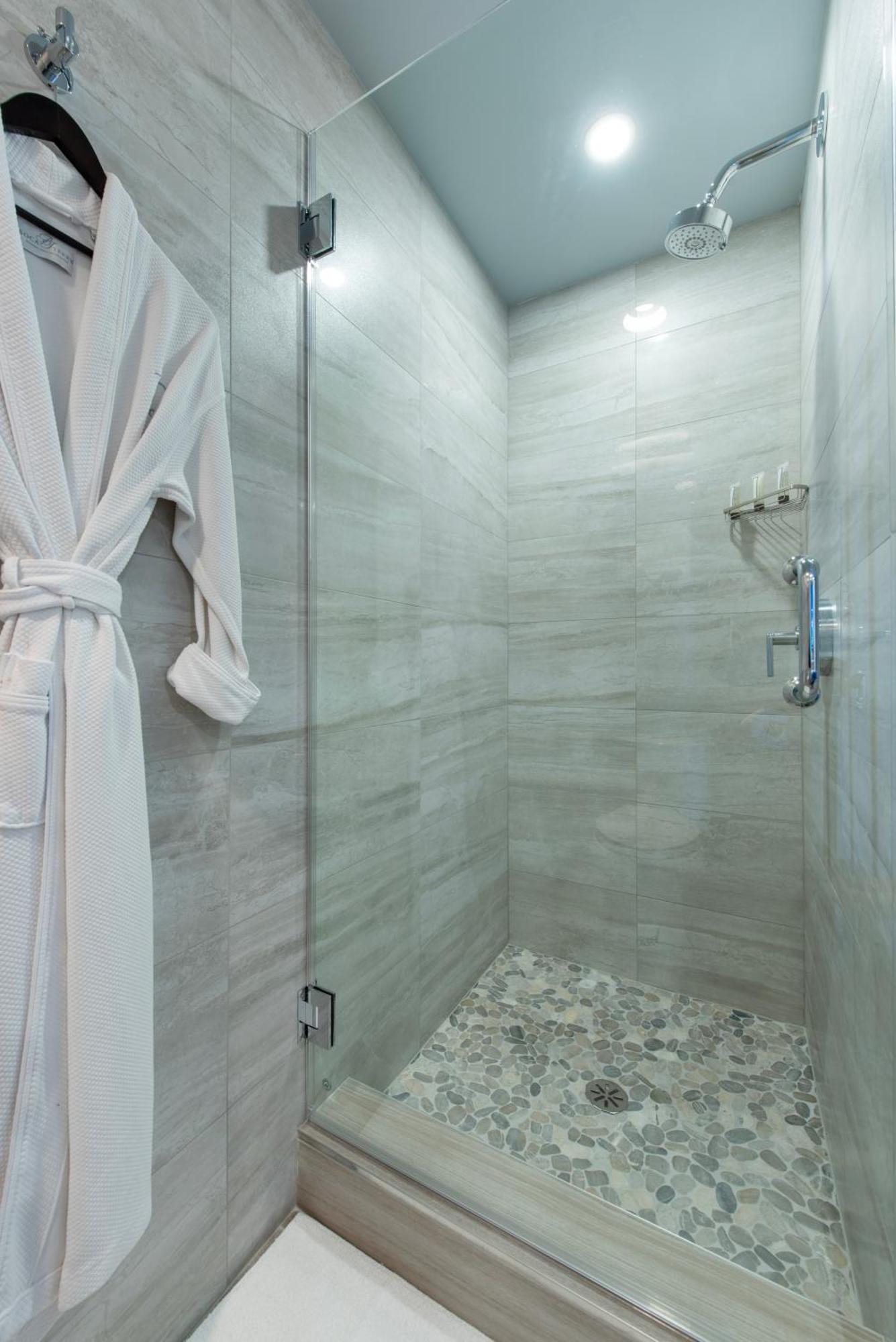 Deluxe Spa West,1532511838:JPEG