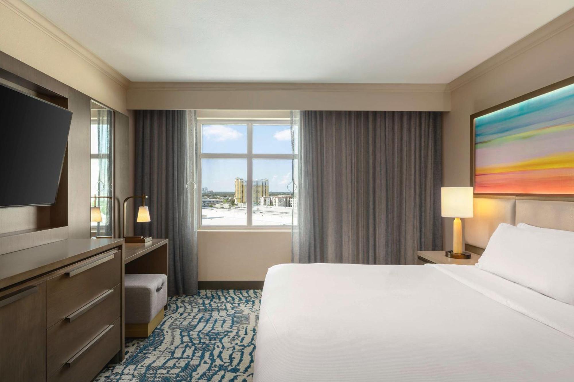 King Corner Suite - Mobility Access