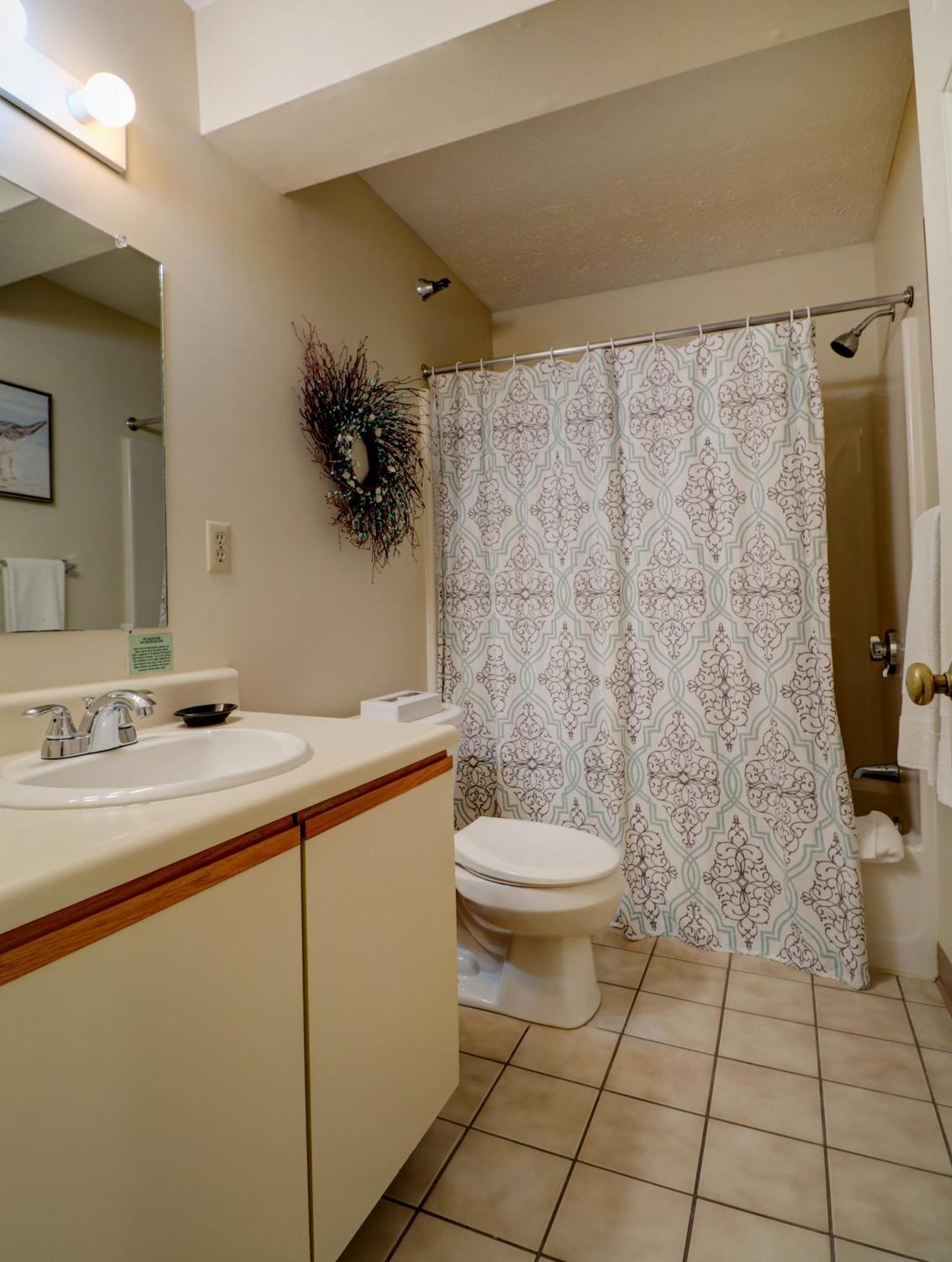 2-Bedroom Suite or King bed,1657189414:JPEG