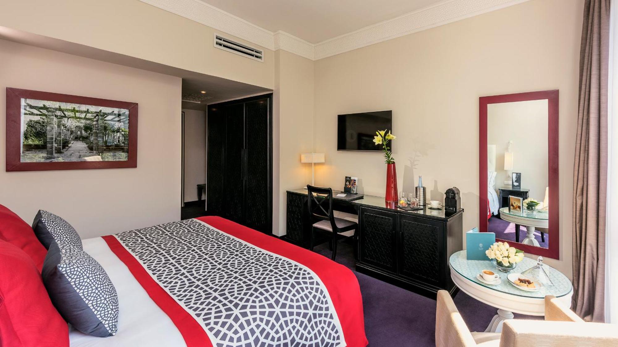 Superior City View Room With One King Bed