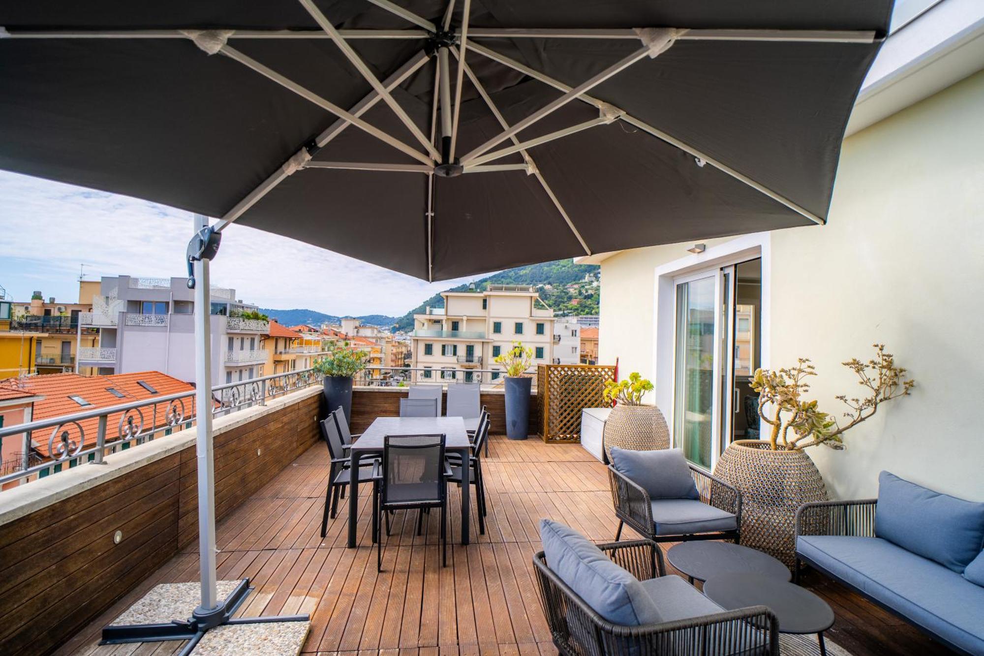 Penthouse Apartment with Terrace,1666044195:JPEG