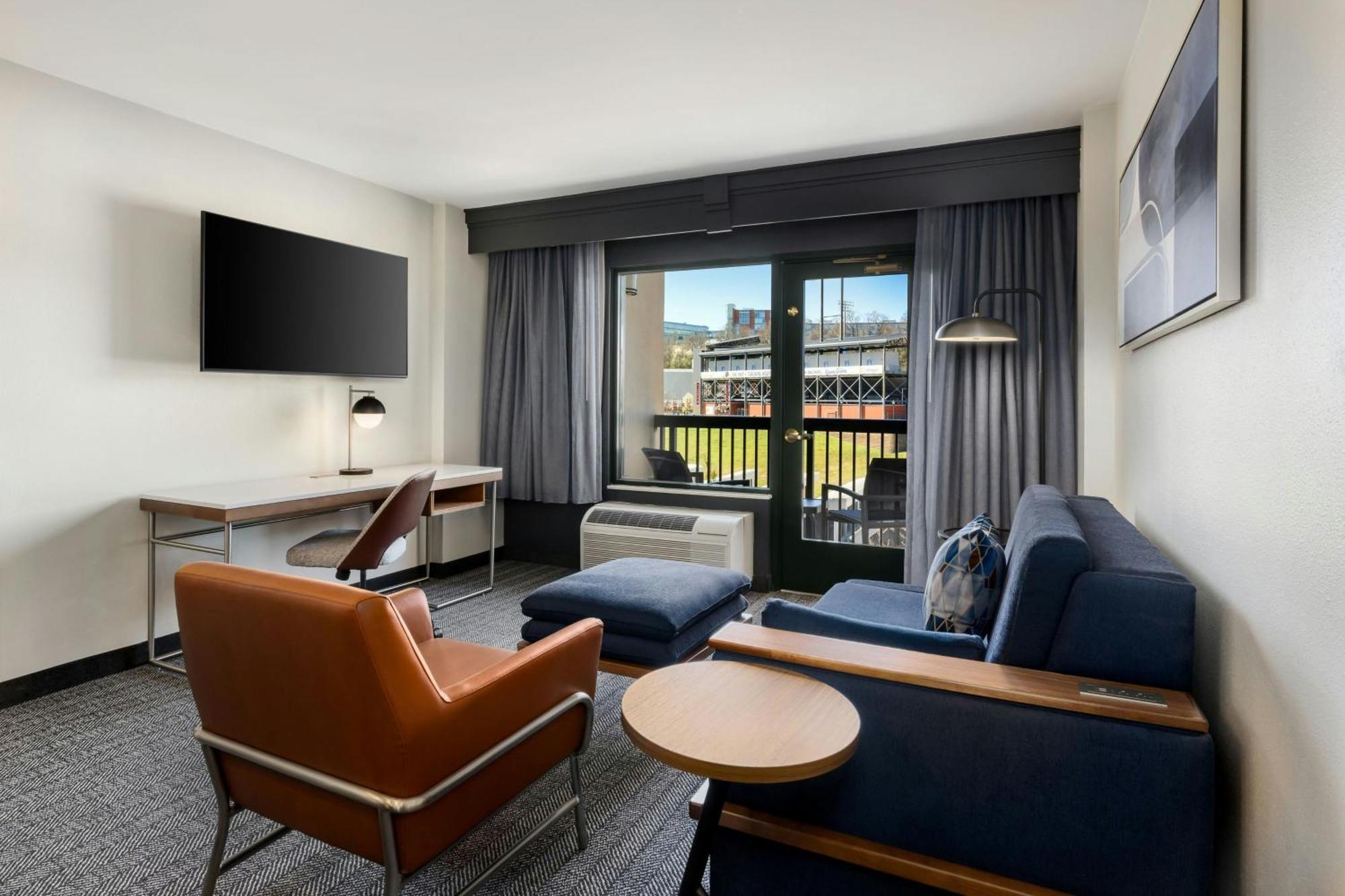One-Bedroom King Suite with Sofa Bed and Balcony,1667431690:JPEG