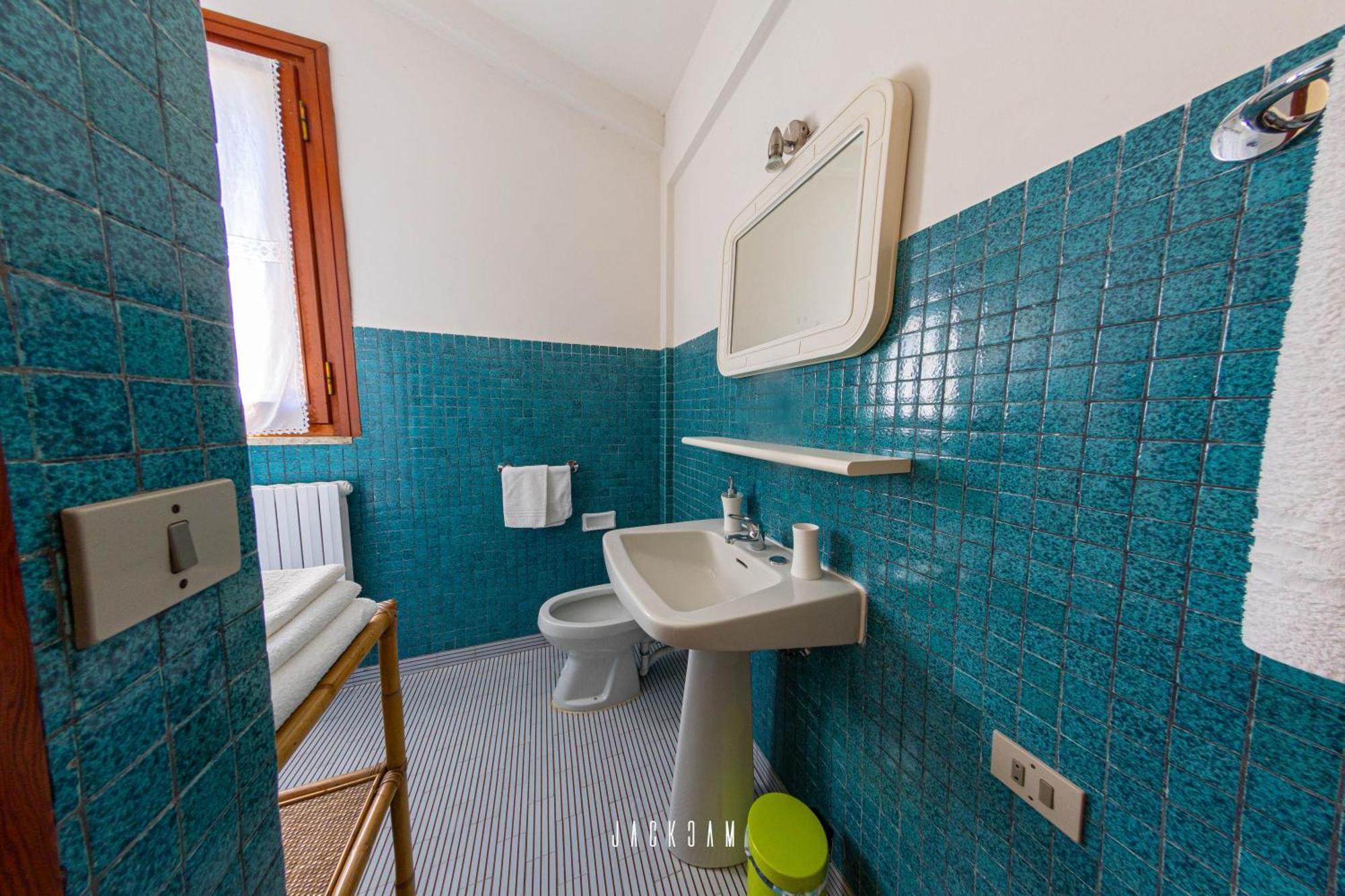 Camera Matrimoniale/Doppia con Letti Singoli con Bagno Privato Esterno